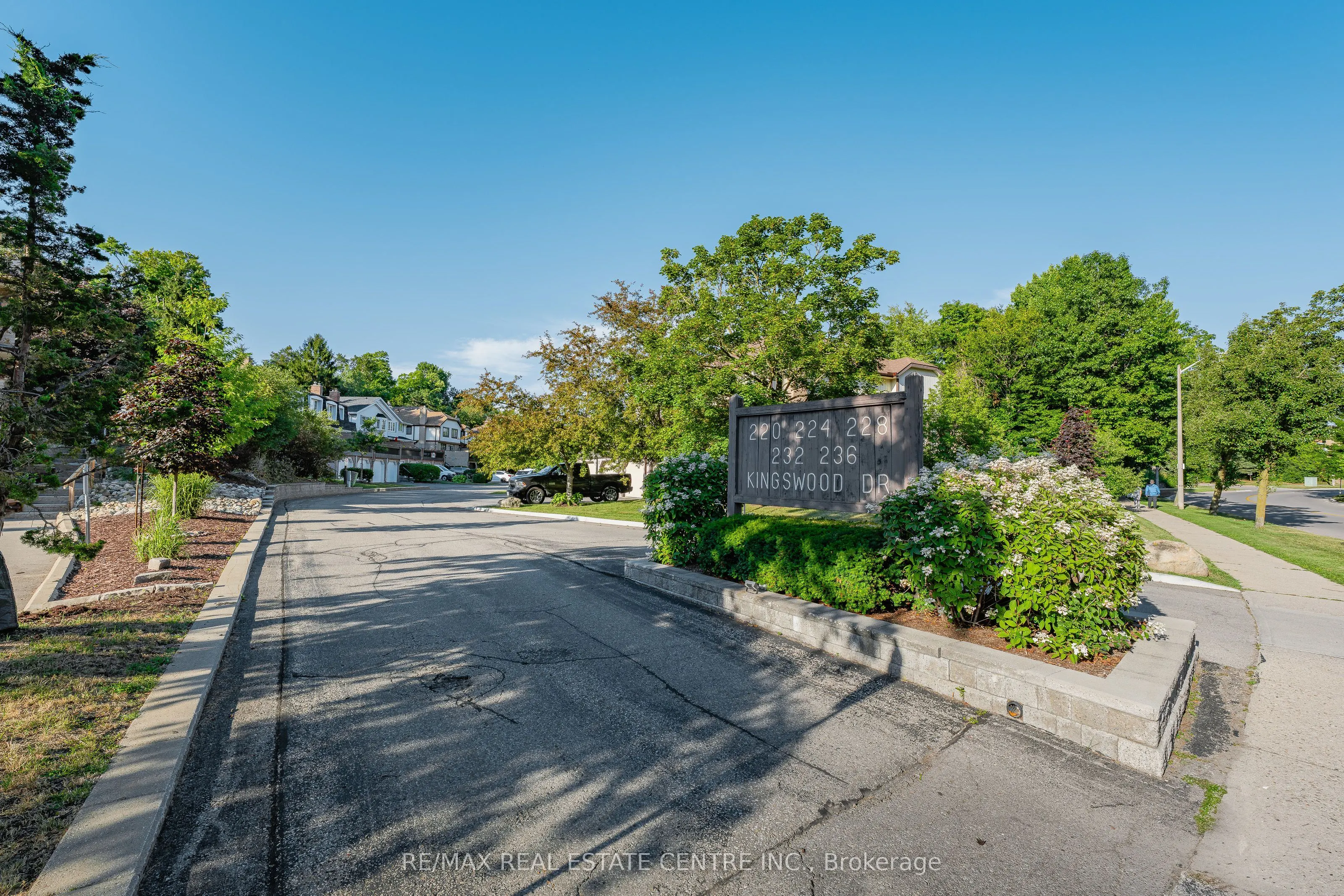 232 Kingswood Drive, #11