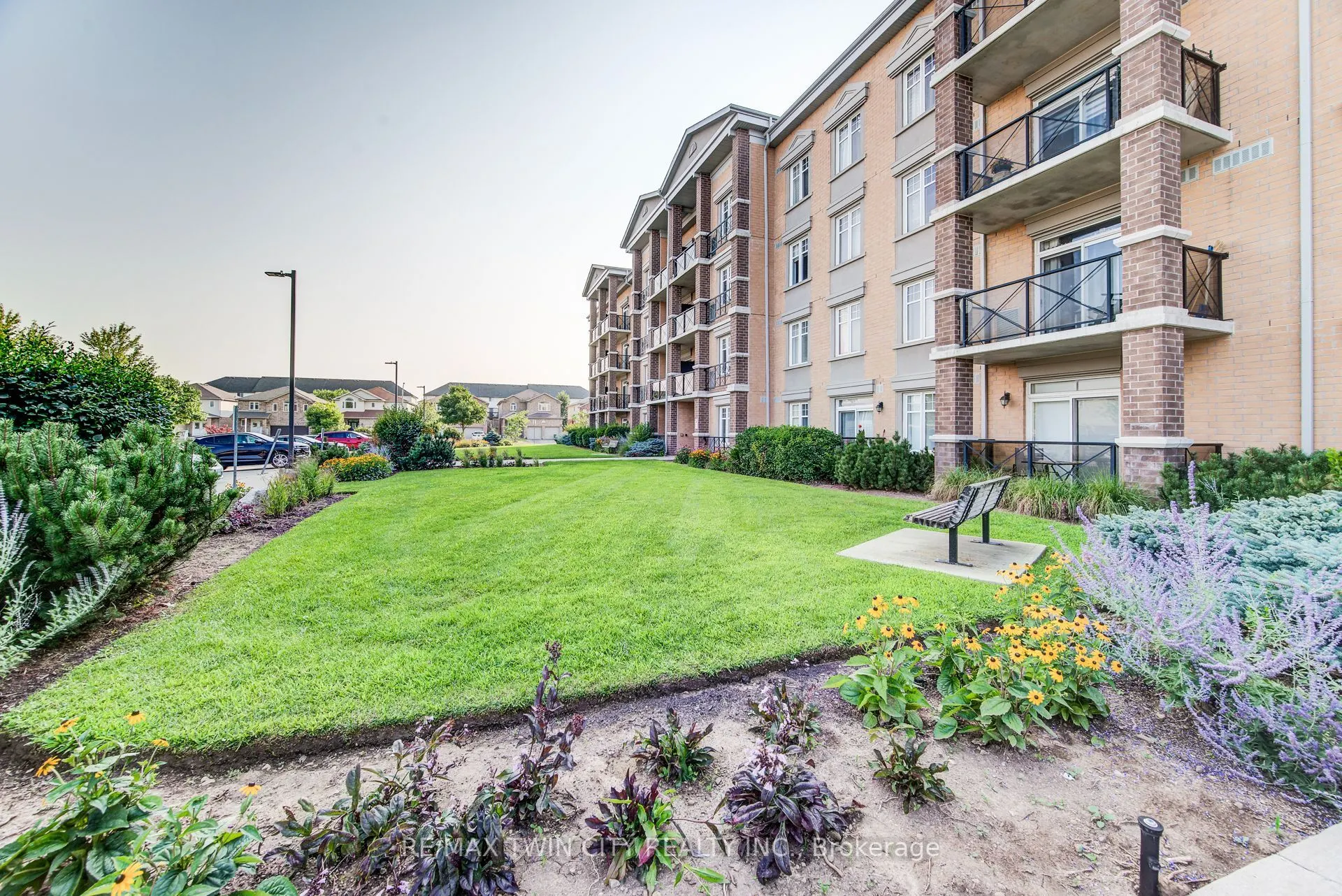 2 Colonial Drive, #401
