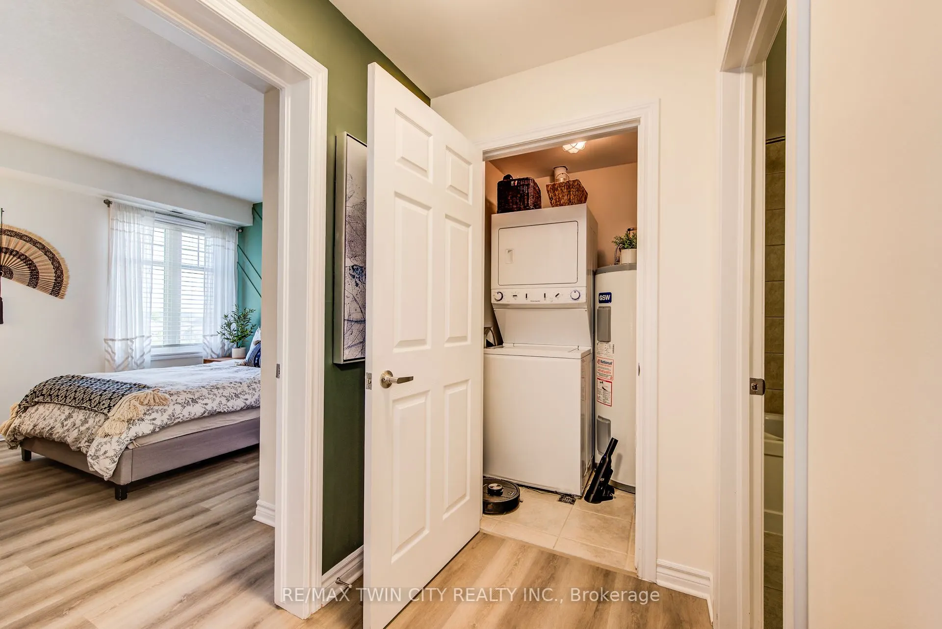 2 Colonial Drive, #401