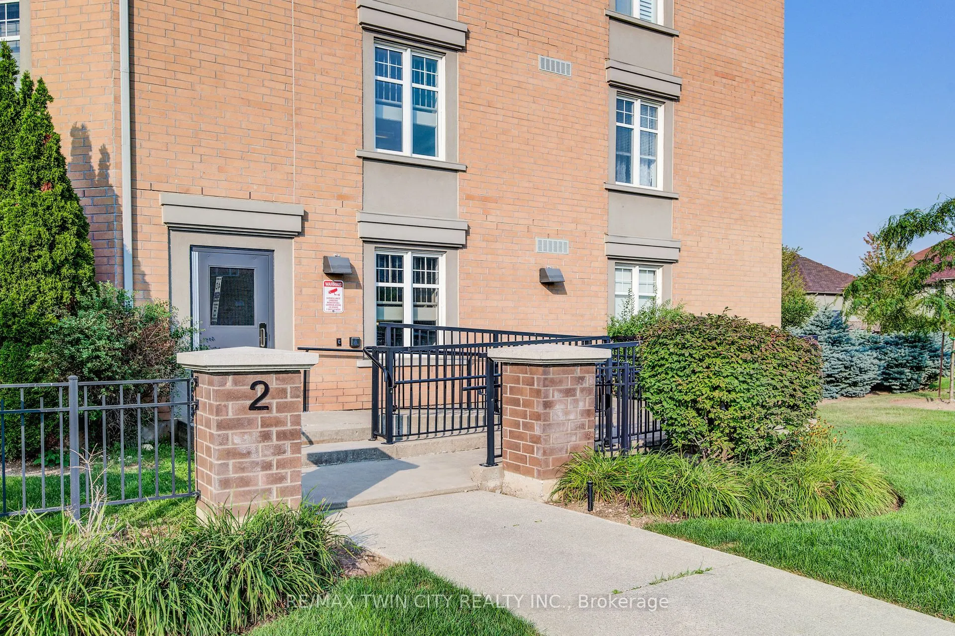 2 Colonial Drive, #401