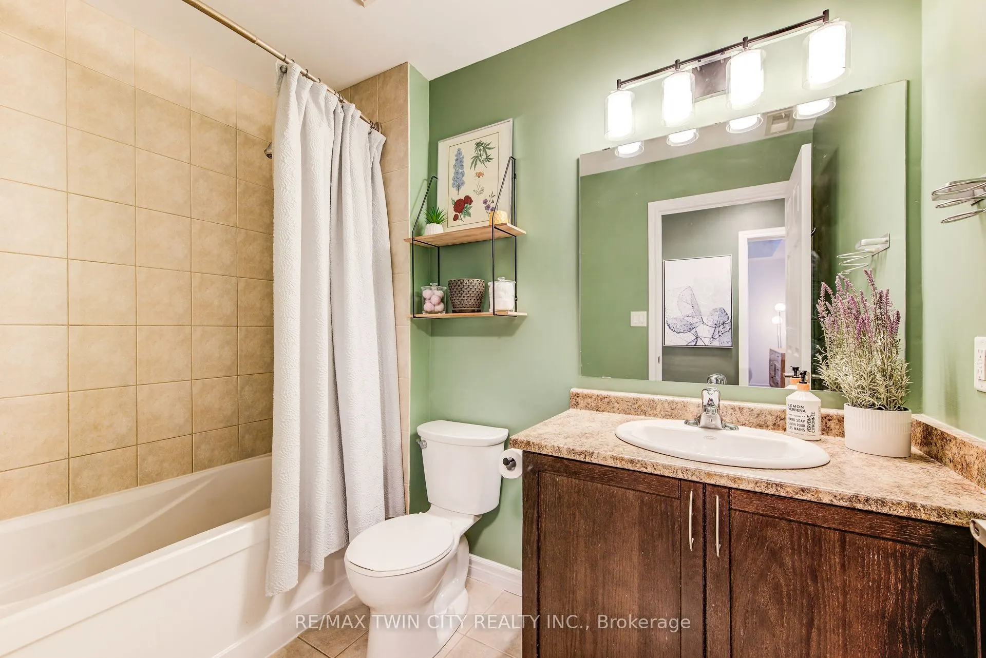 2 Colonial Drive, #401