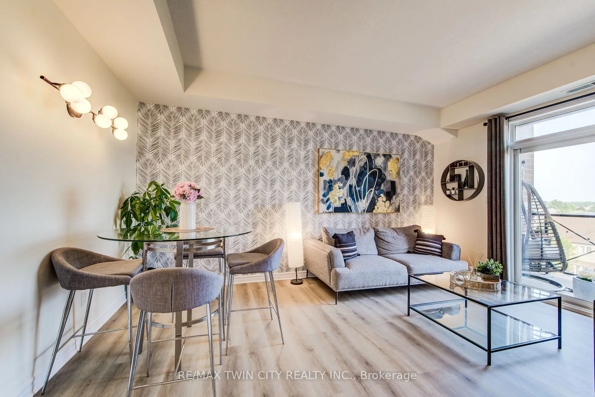 2 Colonial Drive, #401