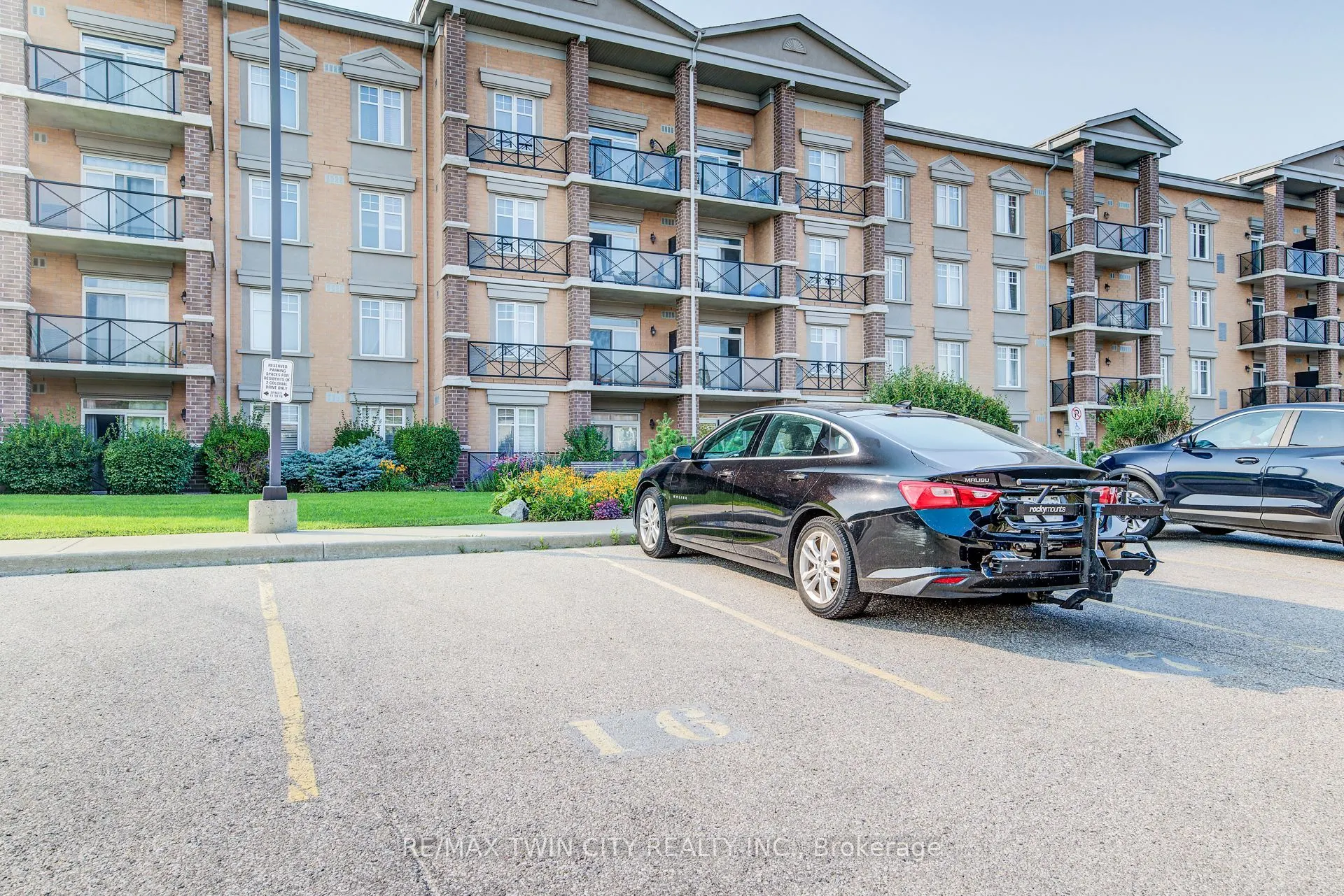2 Colonial Drive, #401