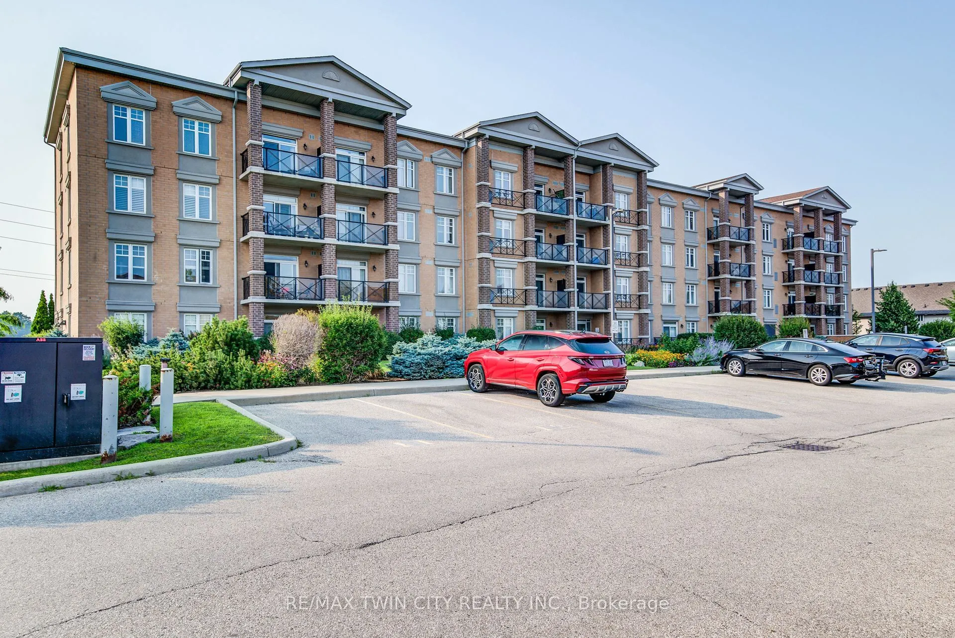 2 Colonial Drive, #401