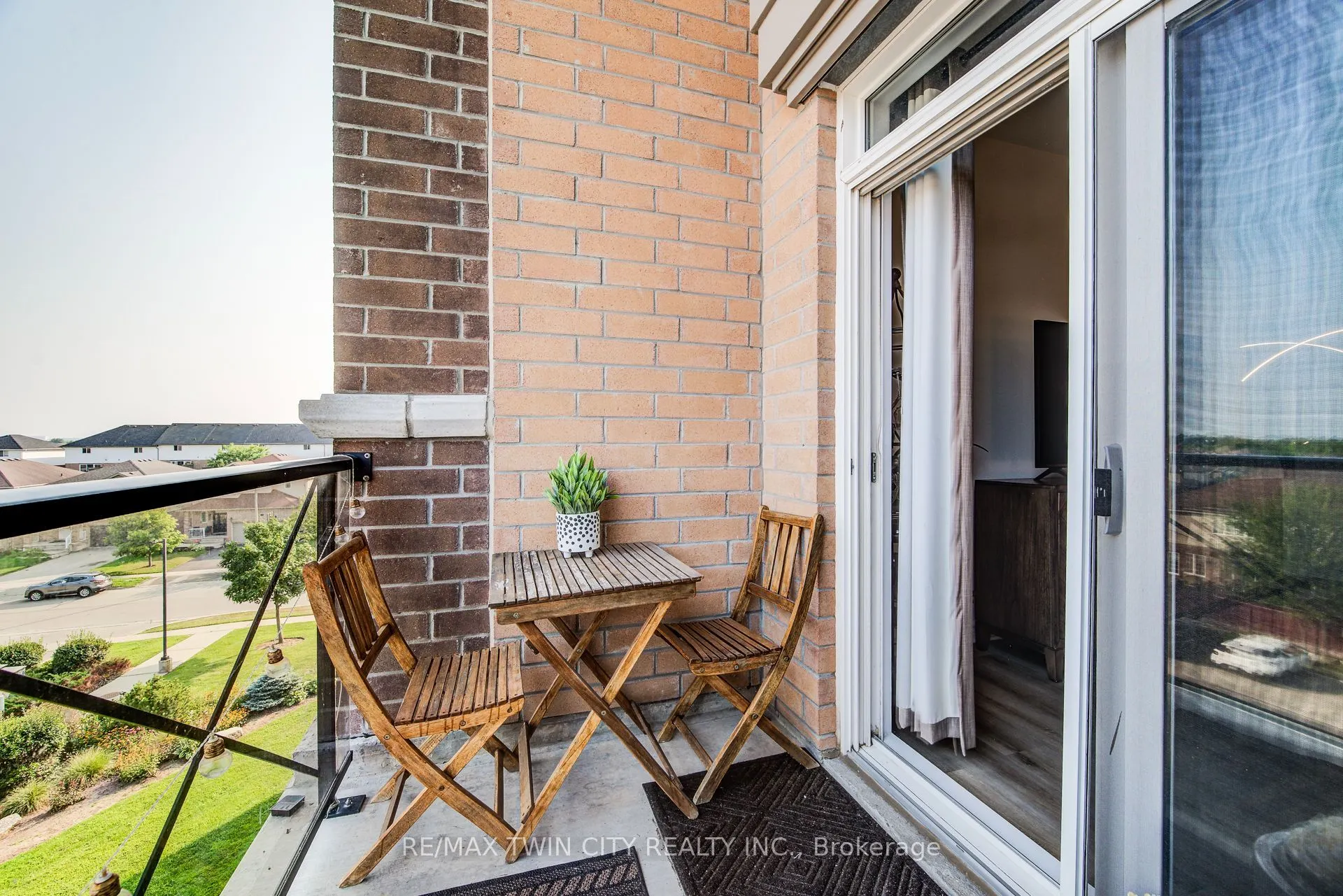2 Colonial Drive, #401