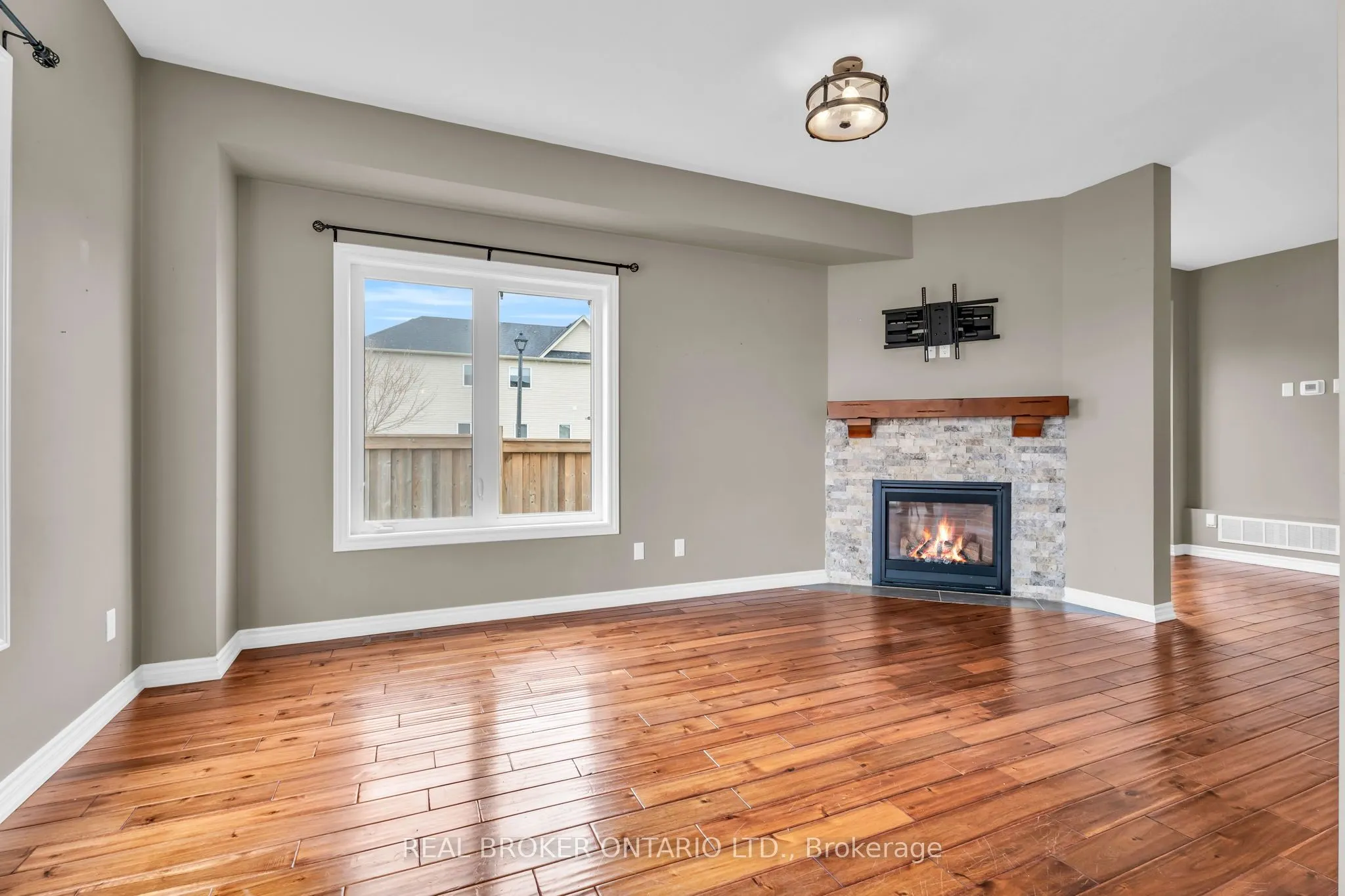 107 Courtney Street