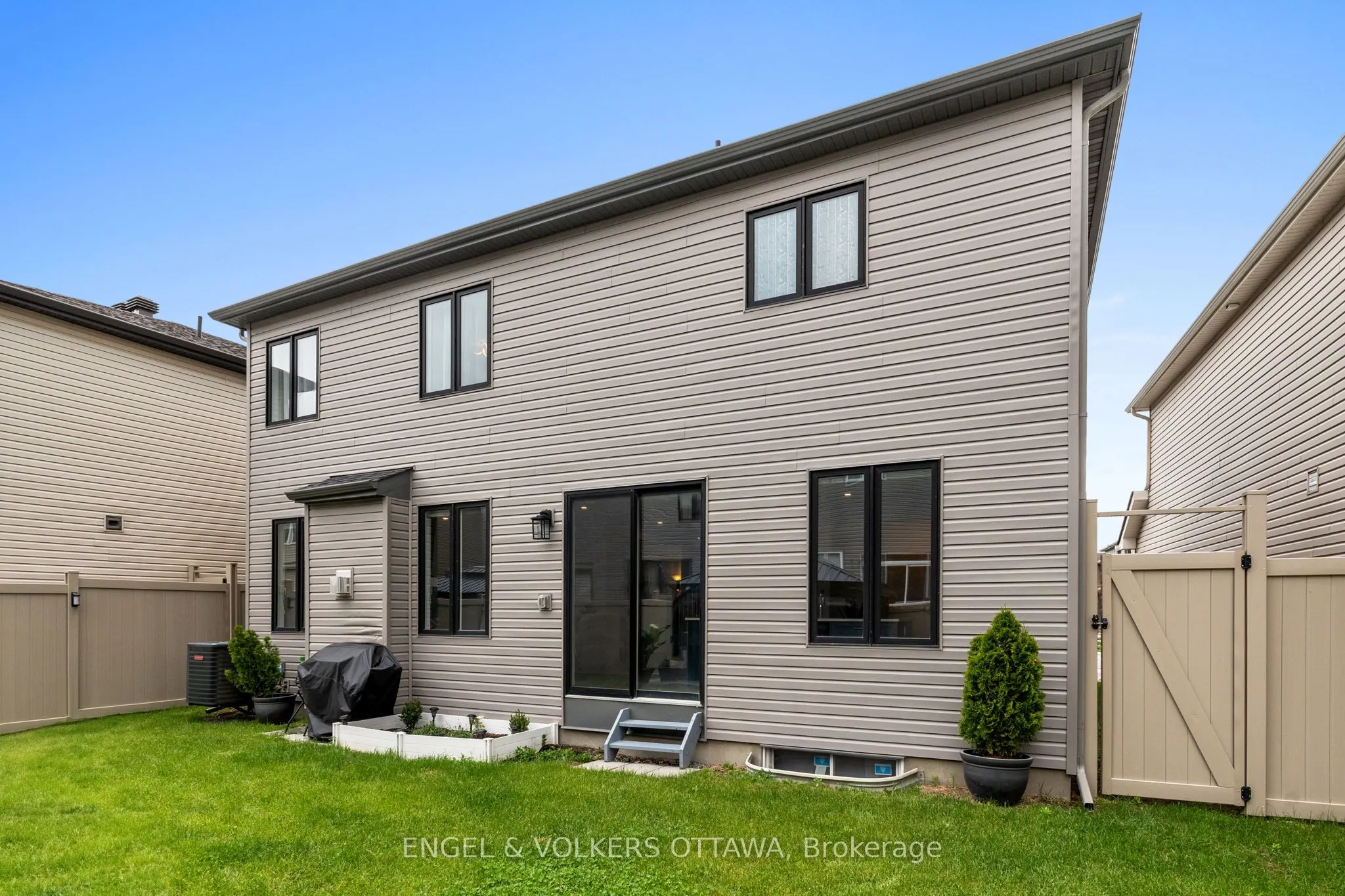 195 Alex Polowin Avenue