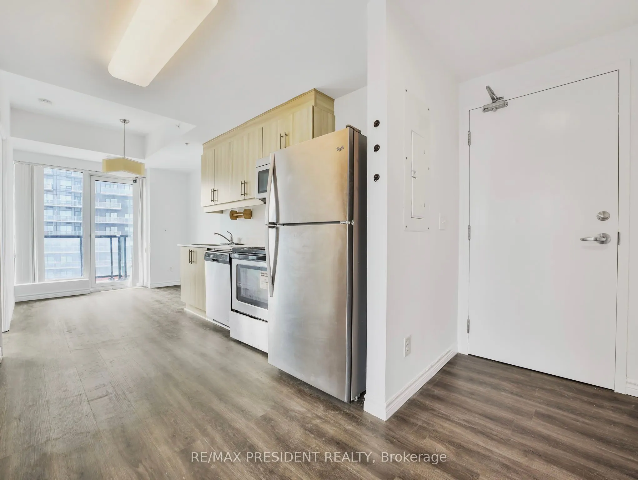 160 King Street N, #601