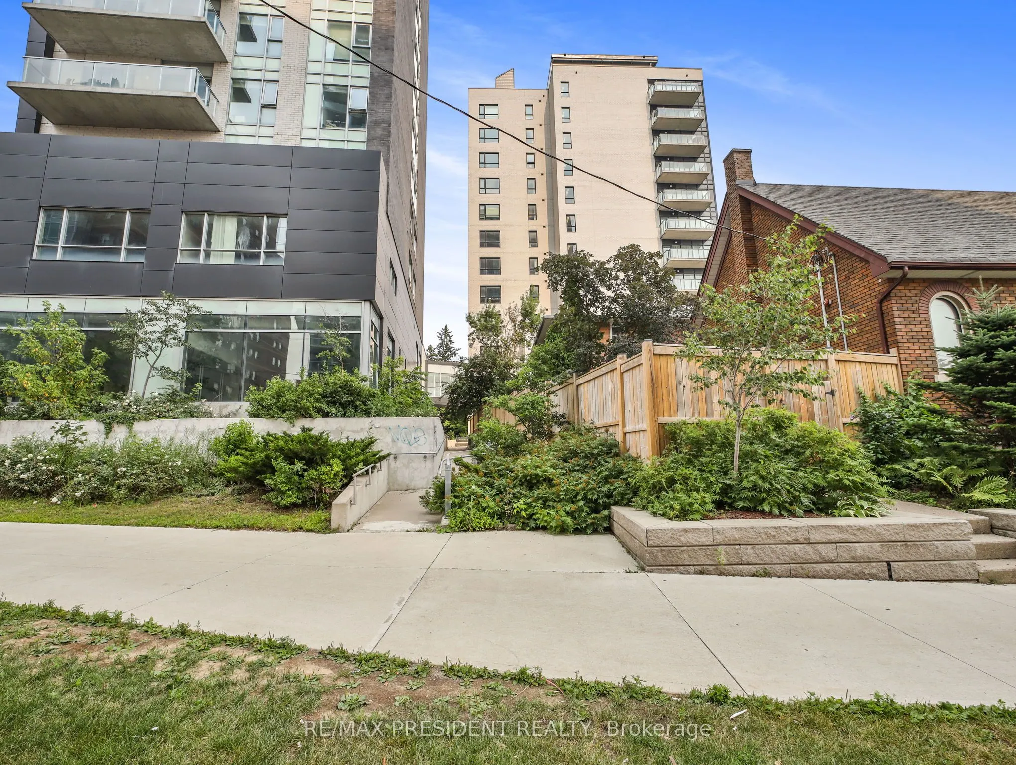 160 King Street N, #601
