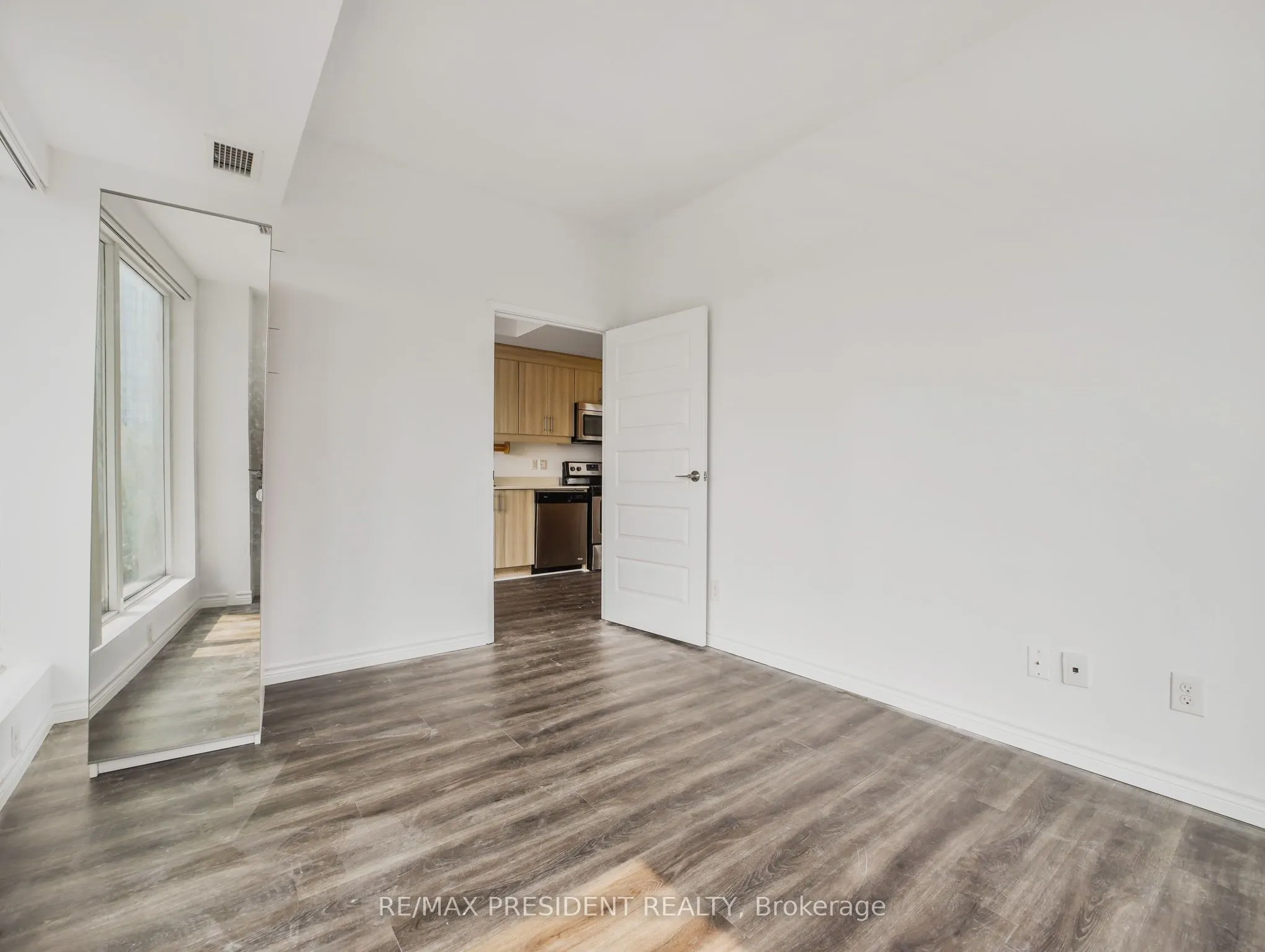 160 King Street N, #601
