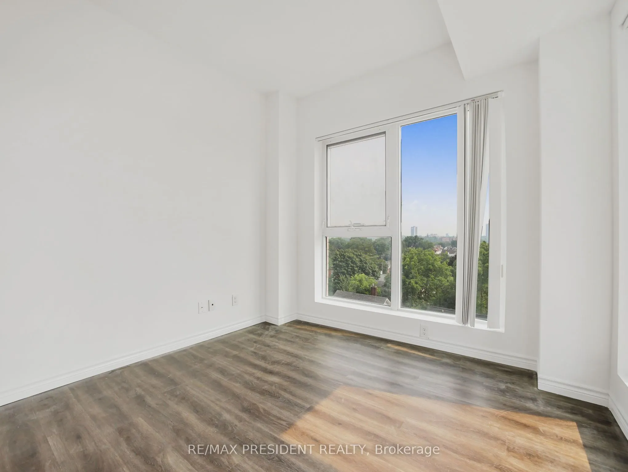 160 King Street N, #601