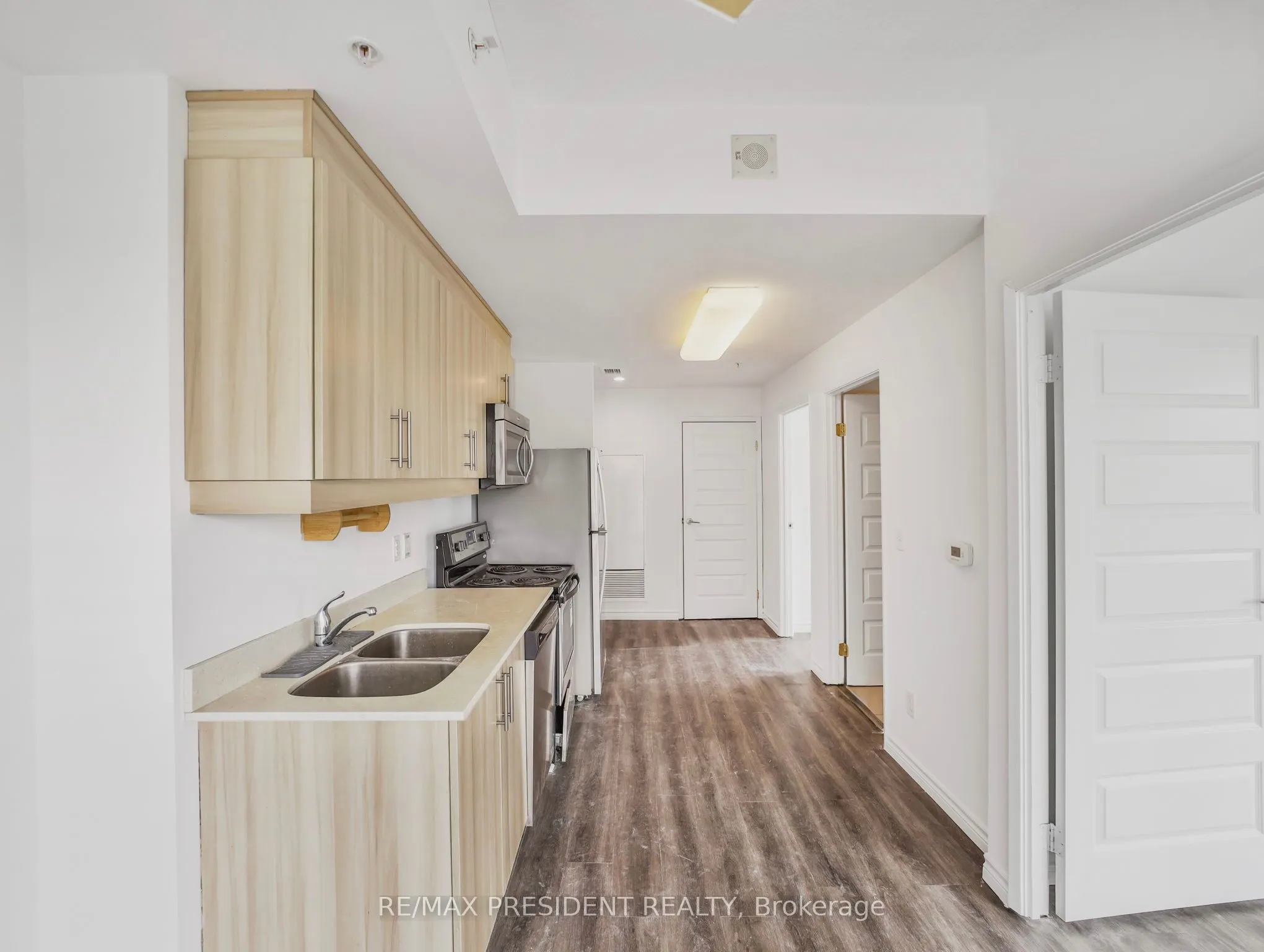 160 King Street N, #601