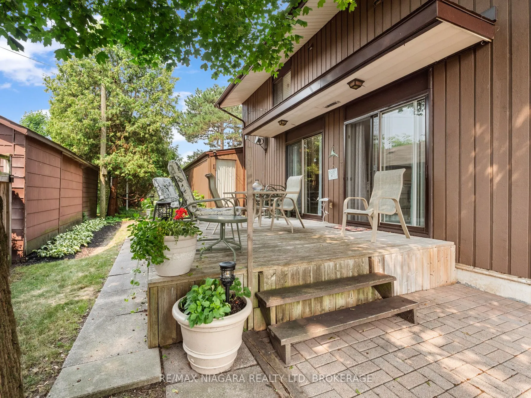 735 Niagara Boulevard