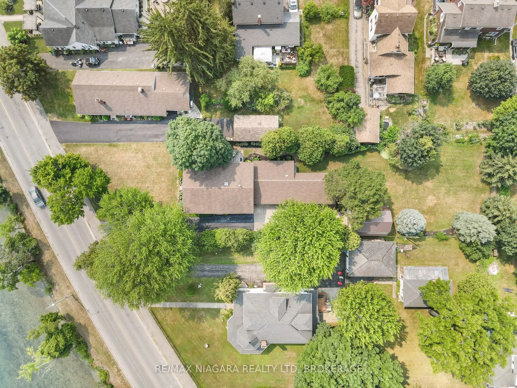 735 Niagara Boulevard