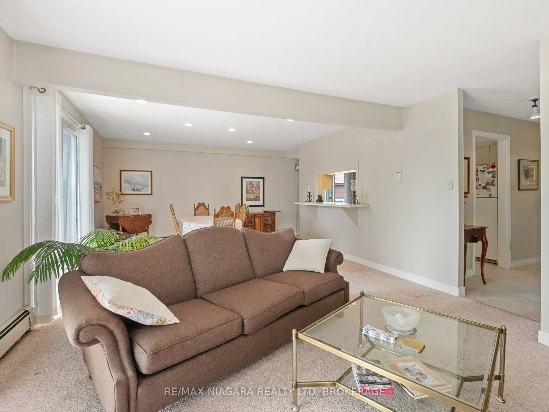 735 Niagara Boulevard
