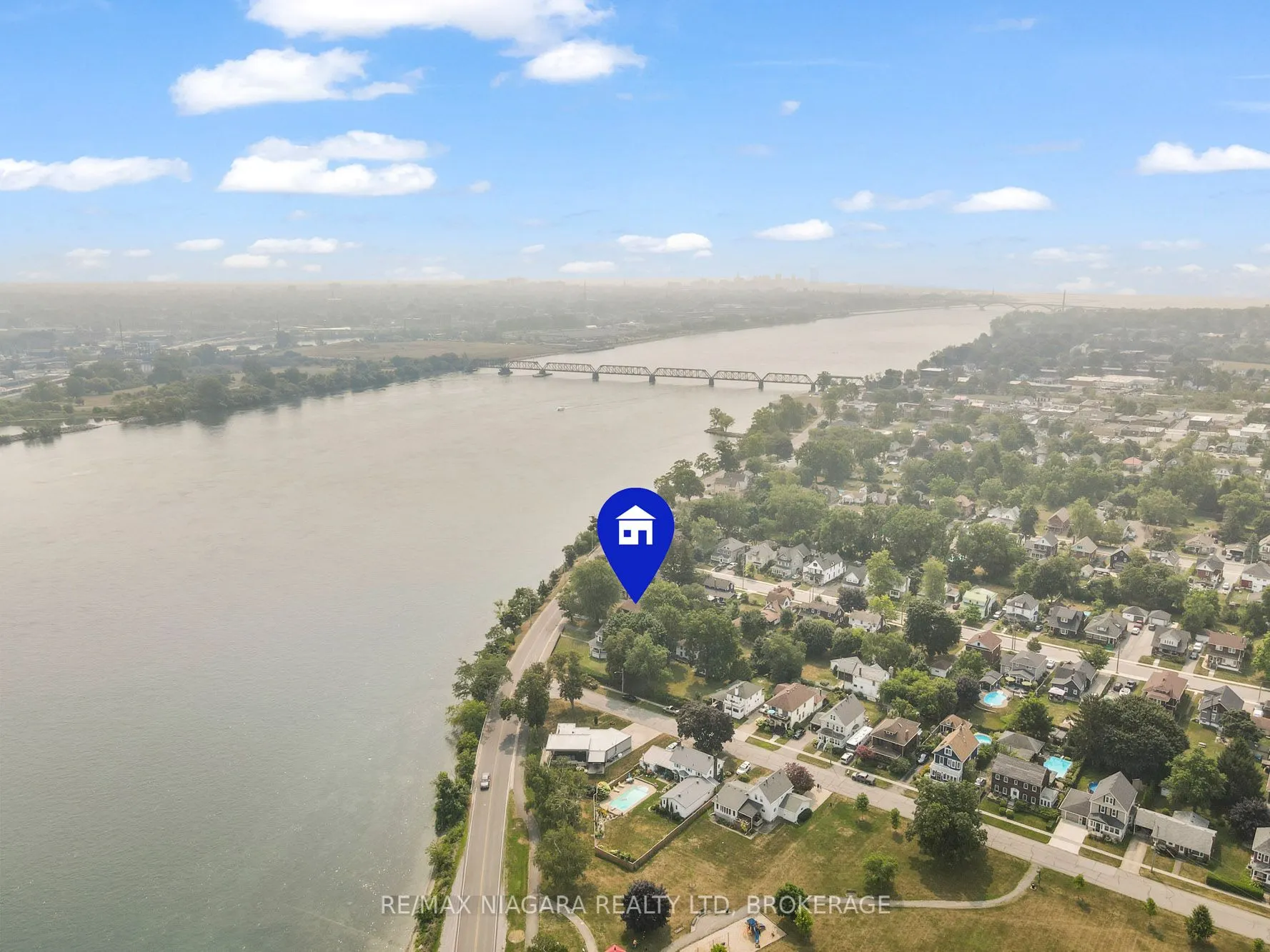 735 Niagara Boulevard