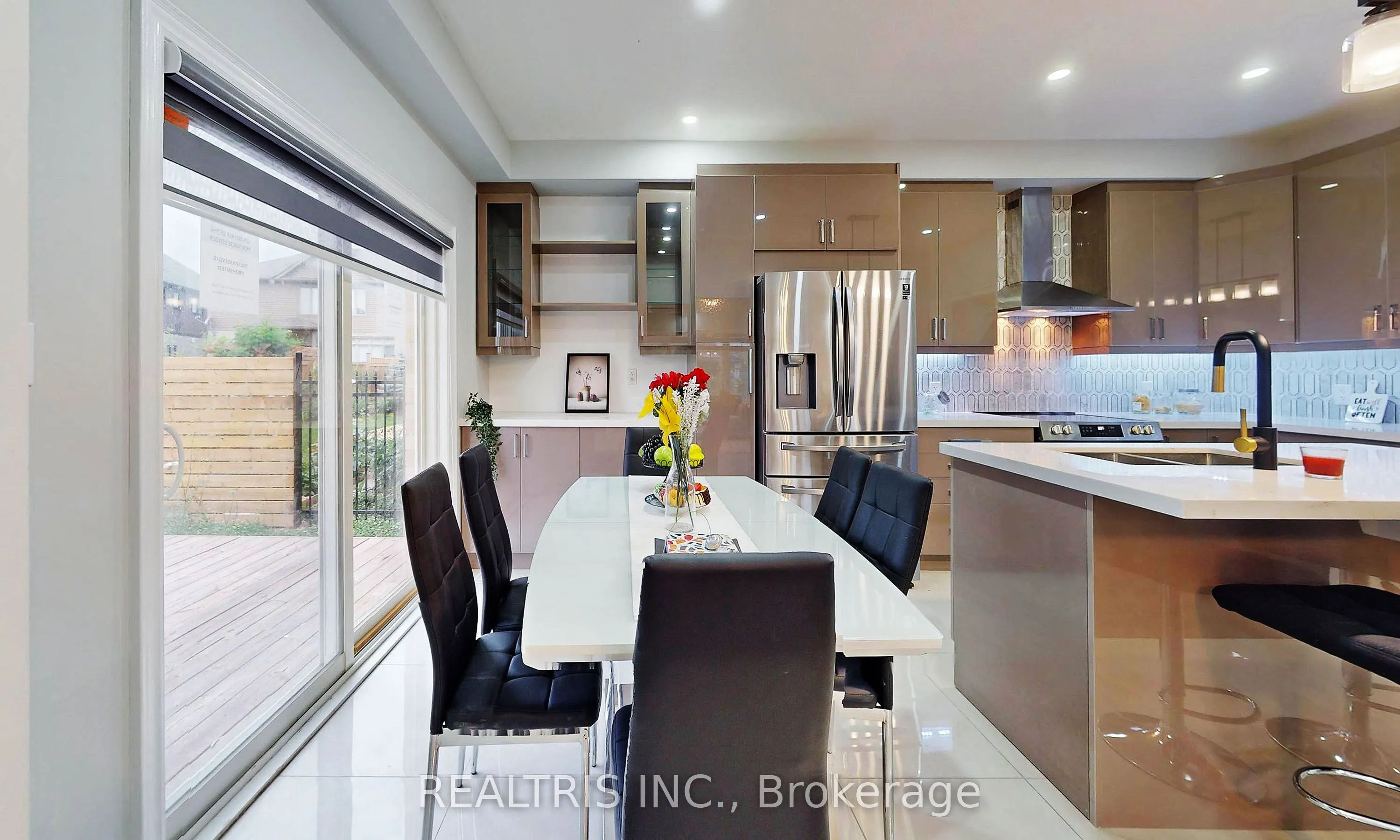 85 Eaglecrest Street