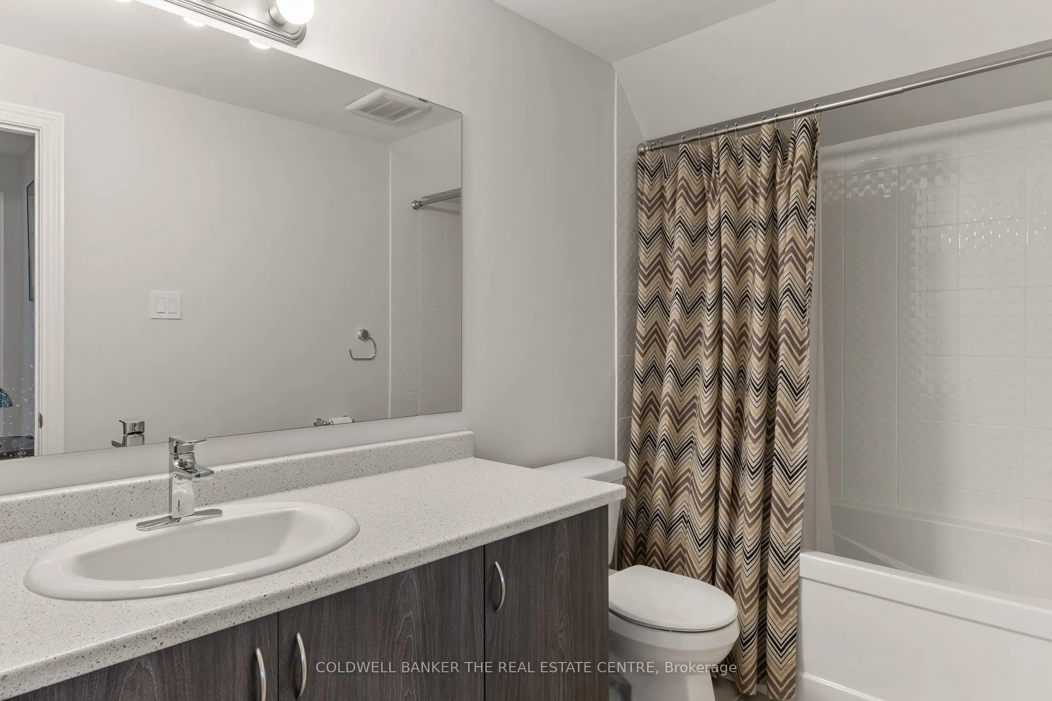 17 Lakewood Crescent S, #38