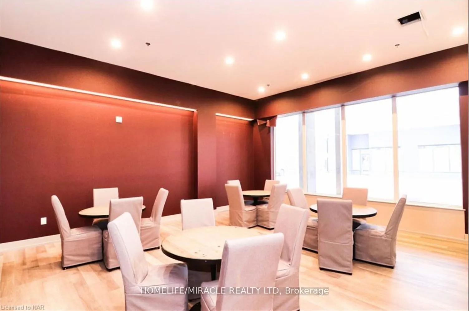 550 North Service Road, #208