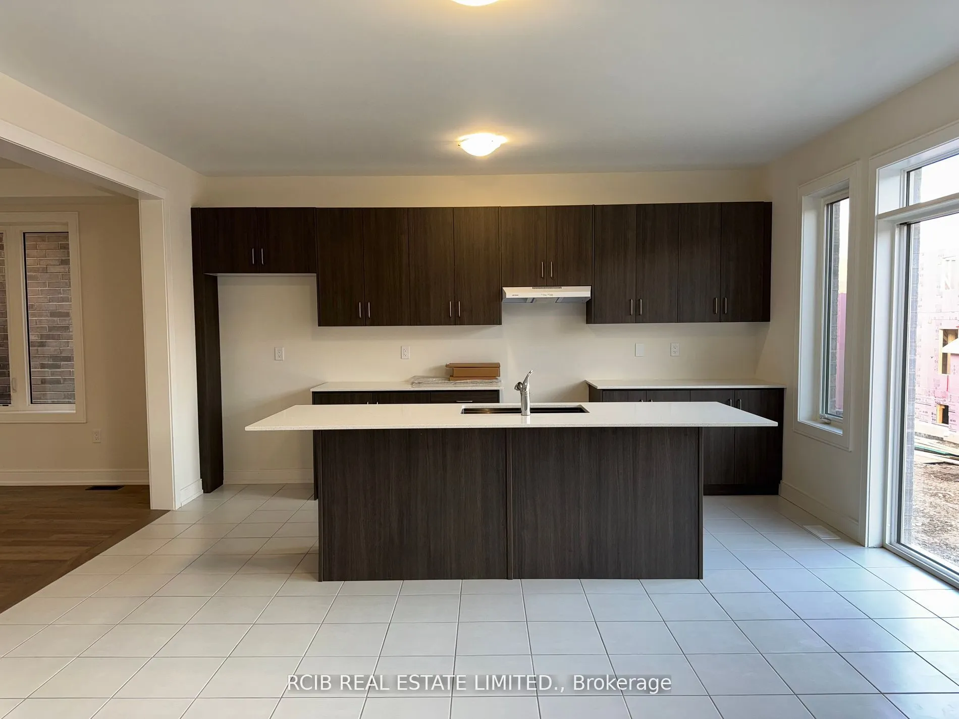 20 Stanley Leitch Drive