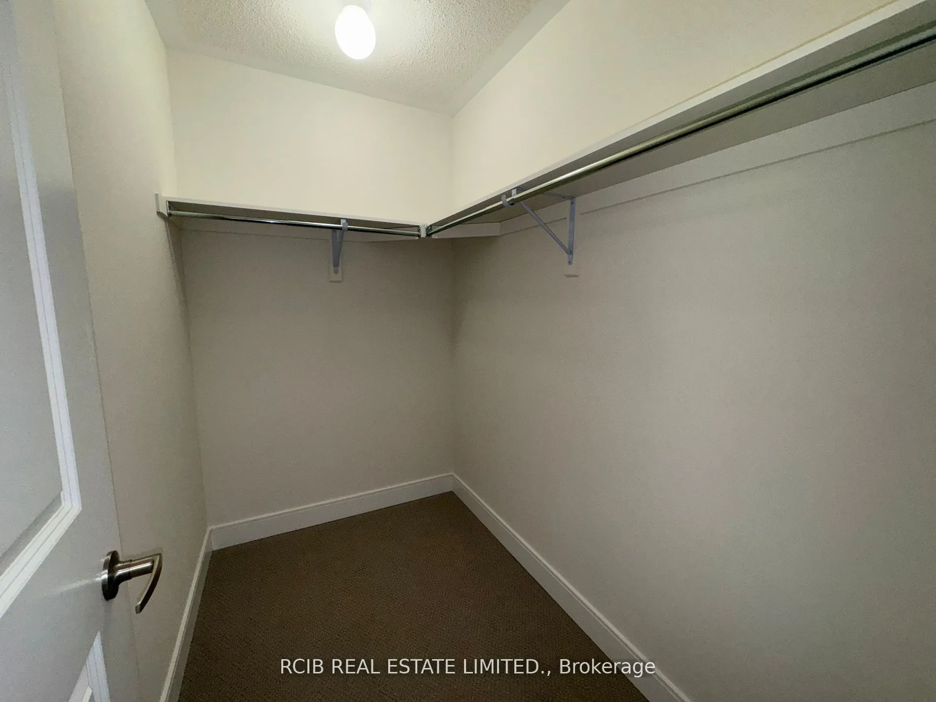 20 Stanley Leitch Drive