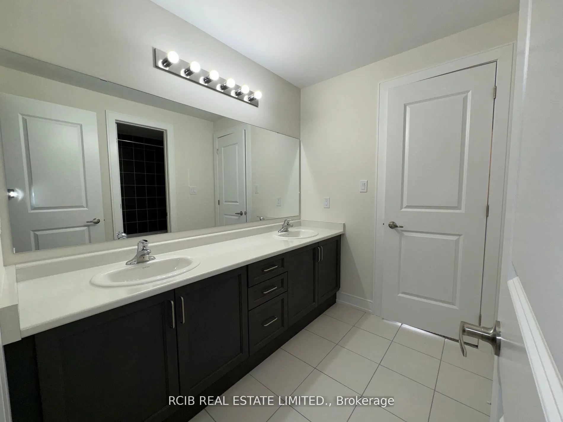 20 Stanley Leitch Drive
