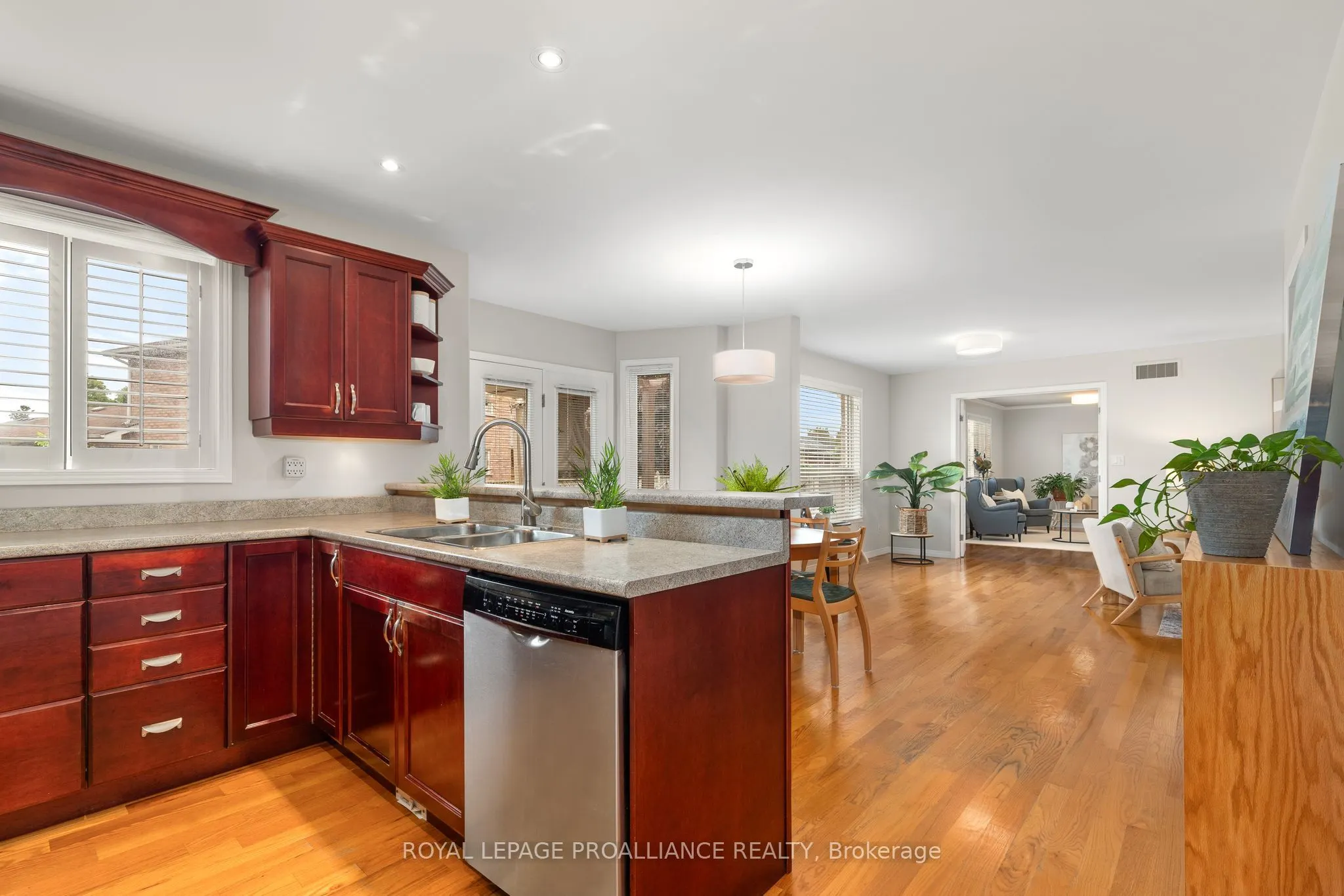 8 Linden Lane
