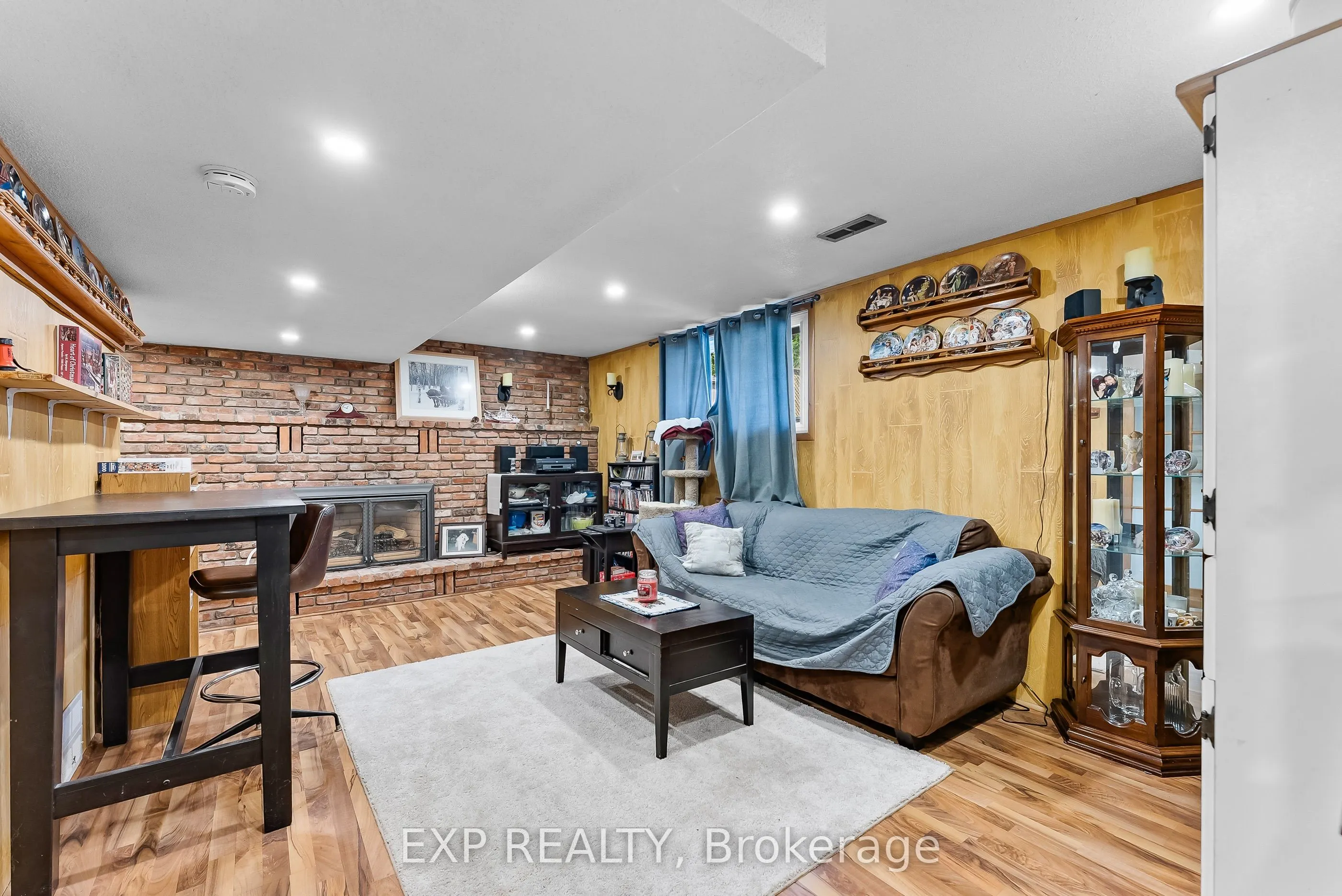 49 Grove Avenue