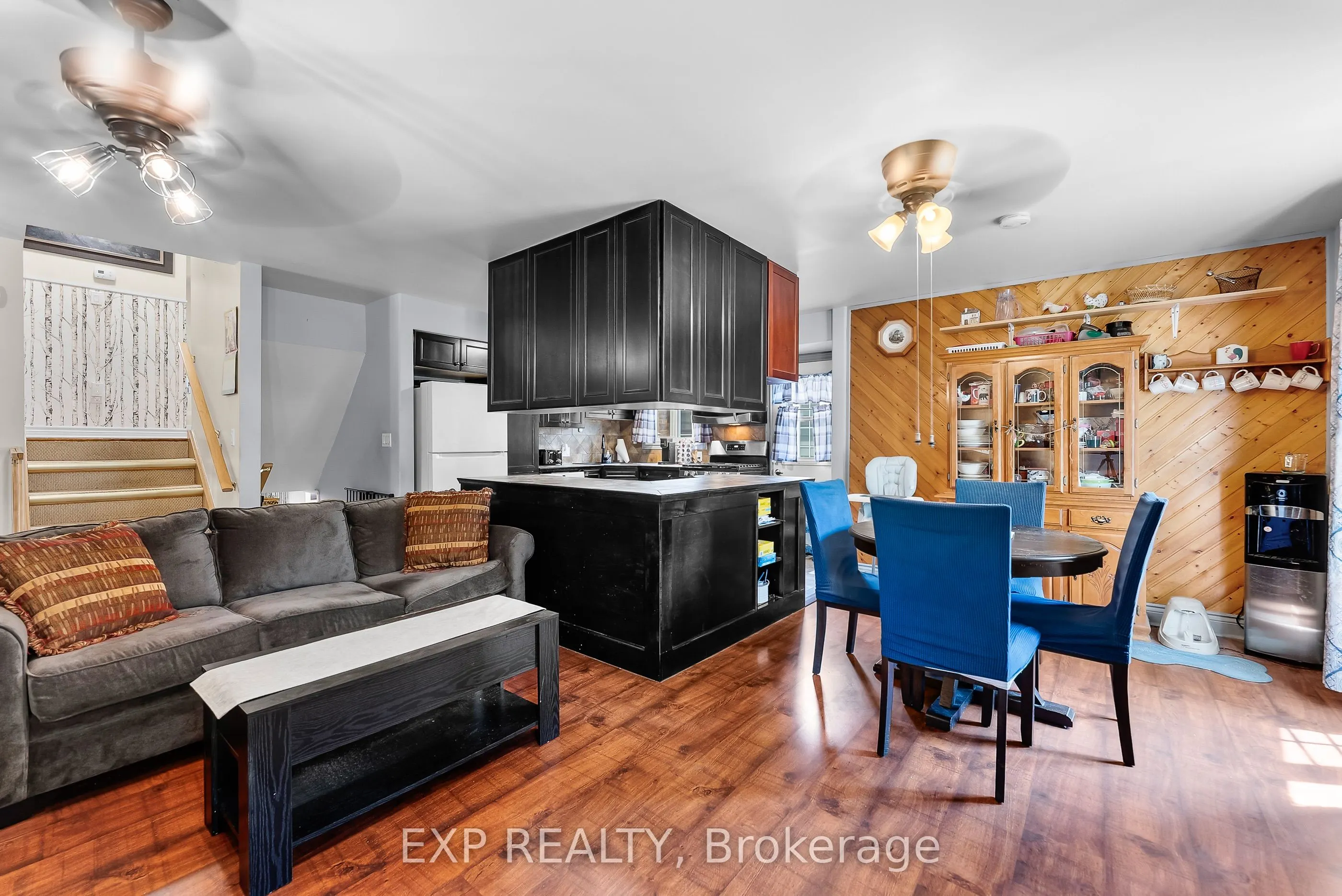 49 Grove Avenue