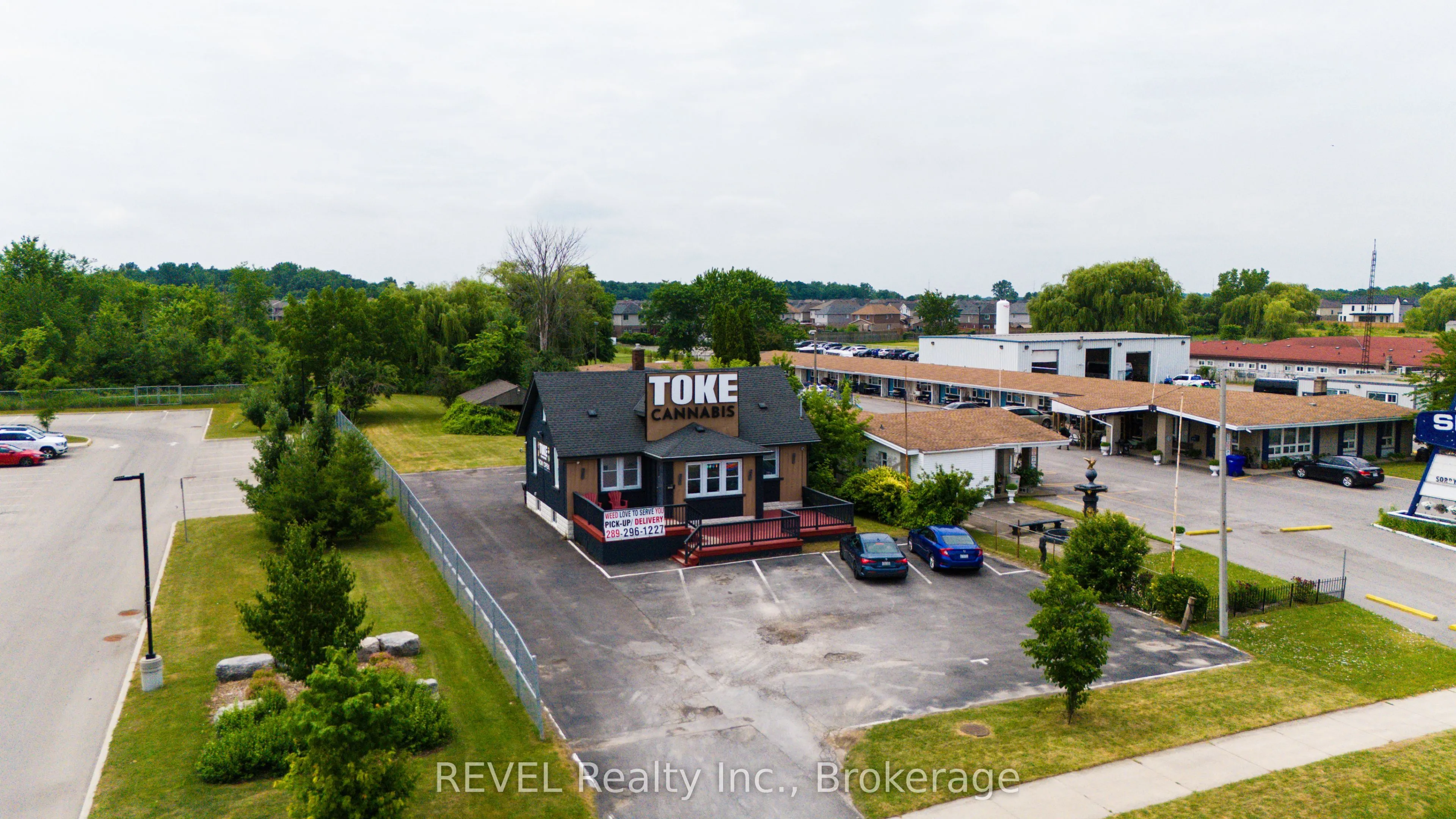 8568 Lundys Lane