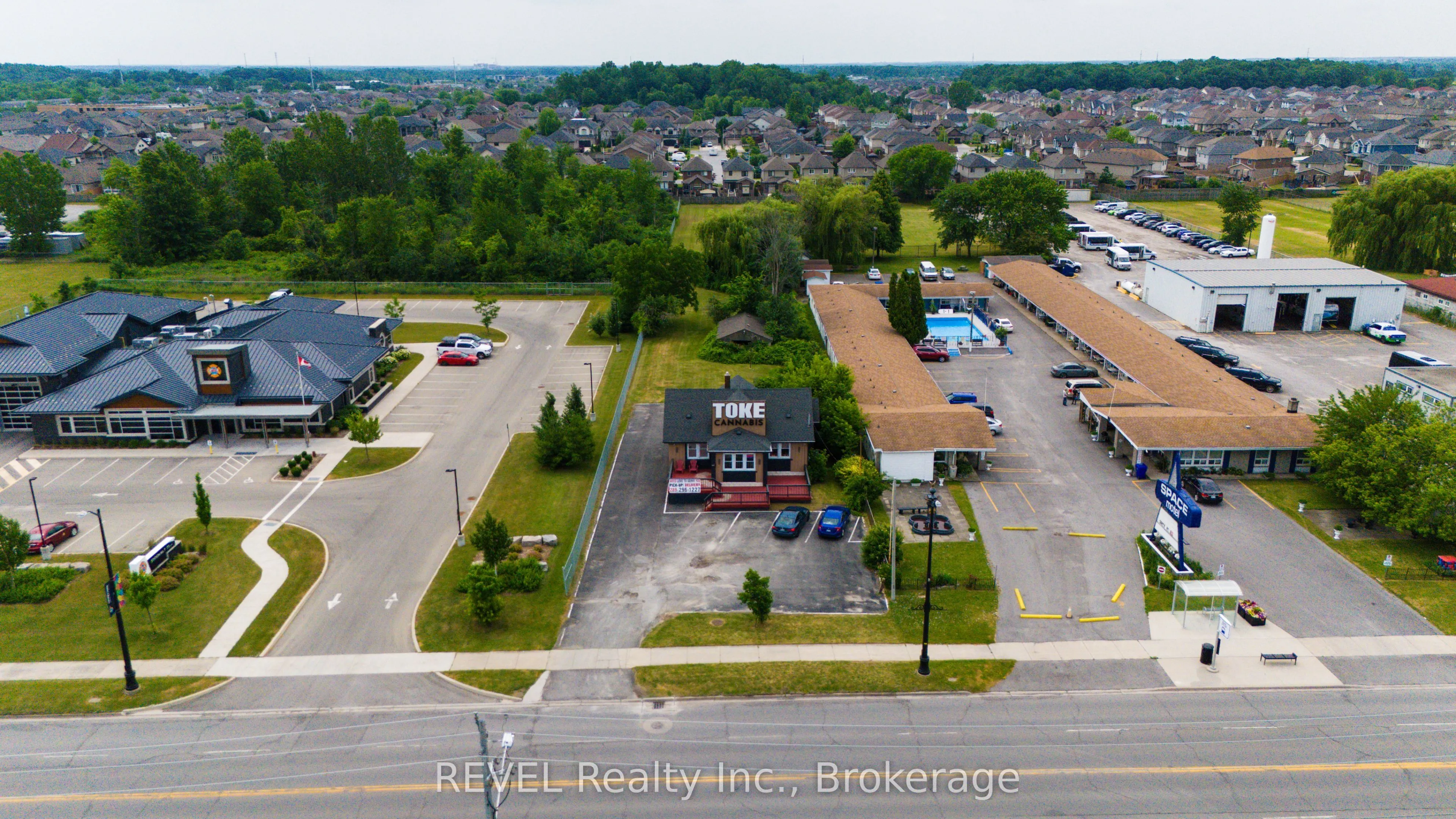 8568 Lundys Lane