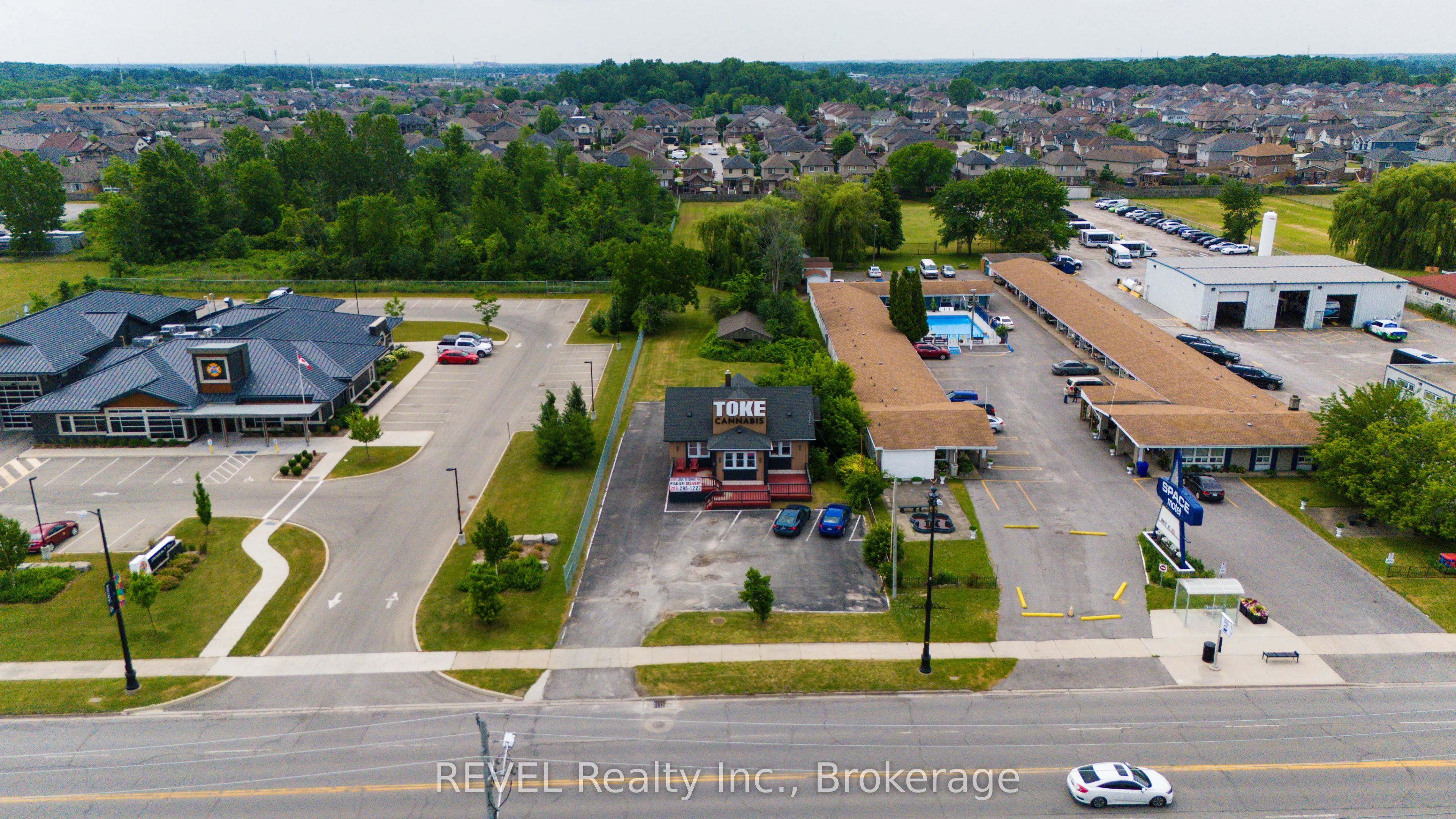 8568 Lundys Lane