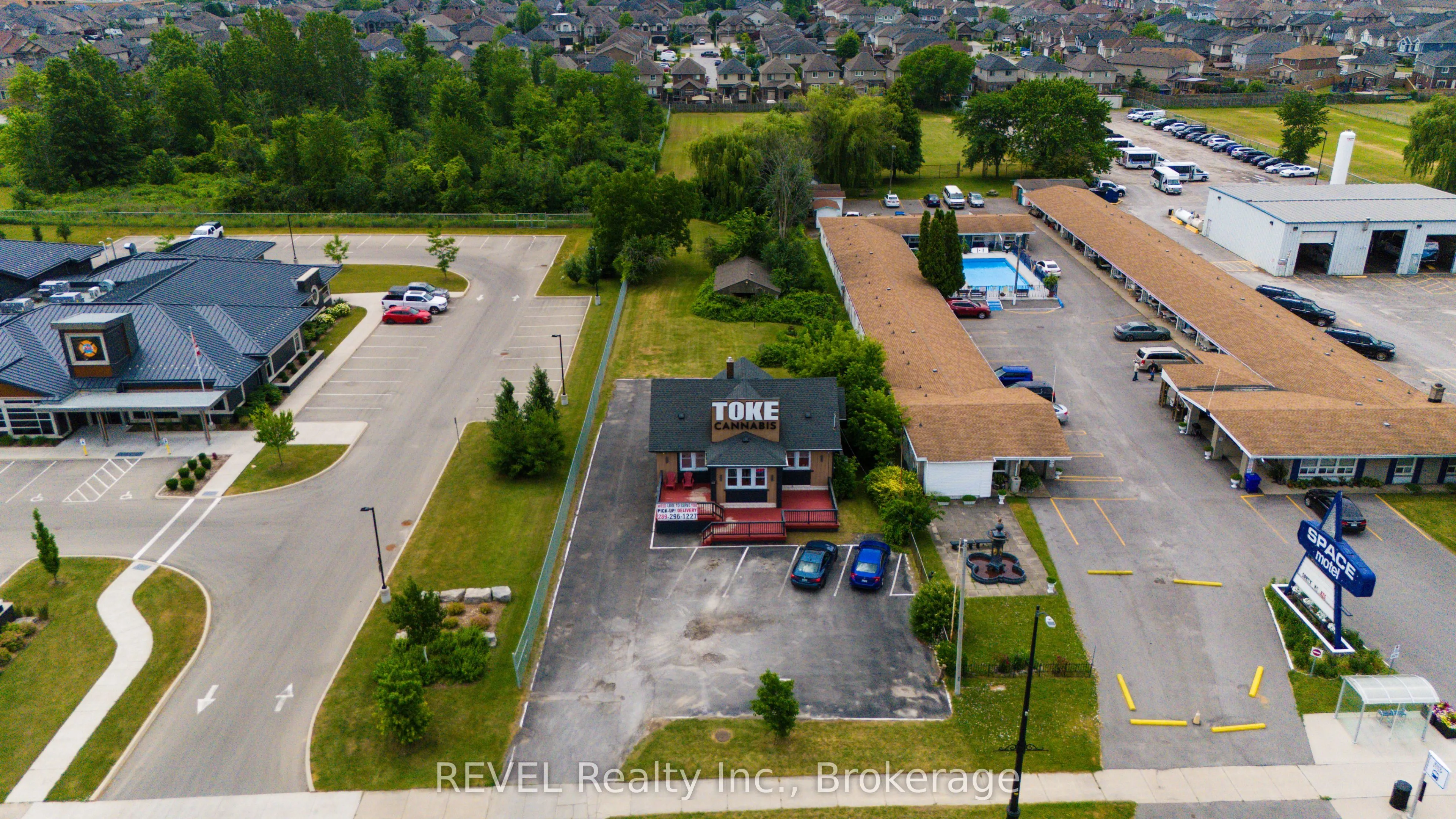 8568 Lundys Lane
