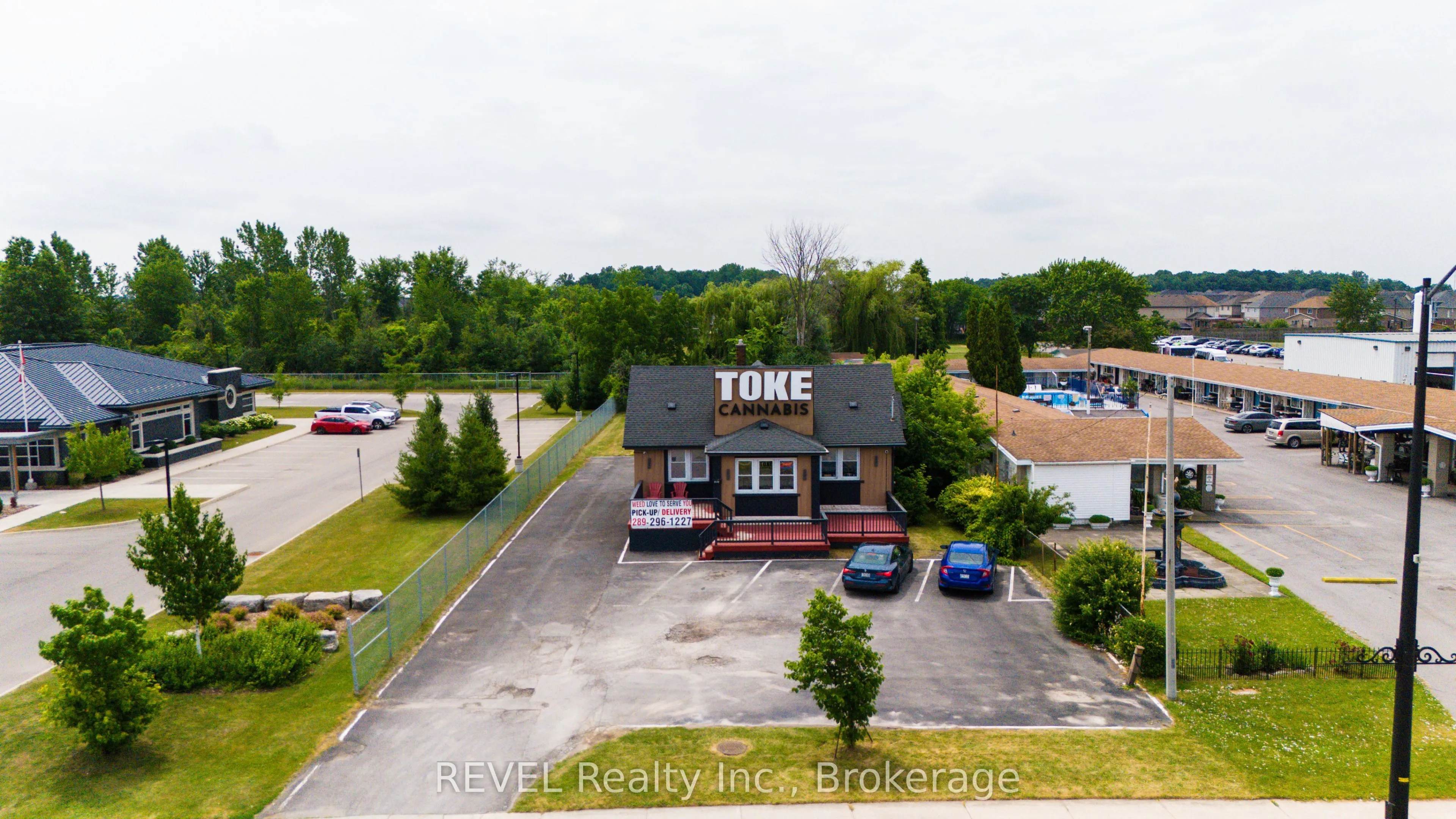 8568 Lundys Lane