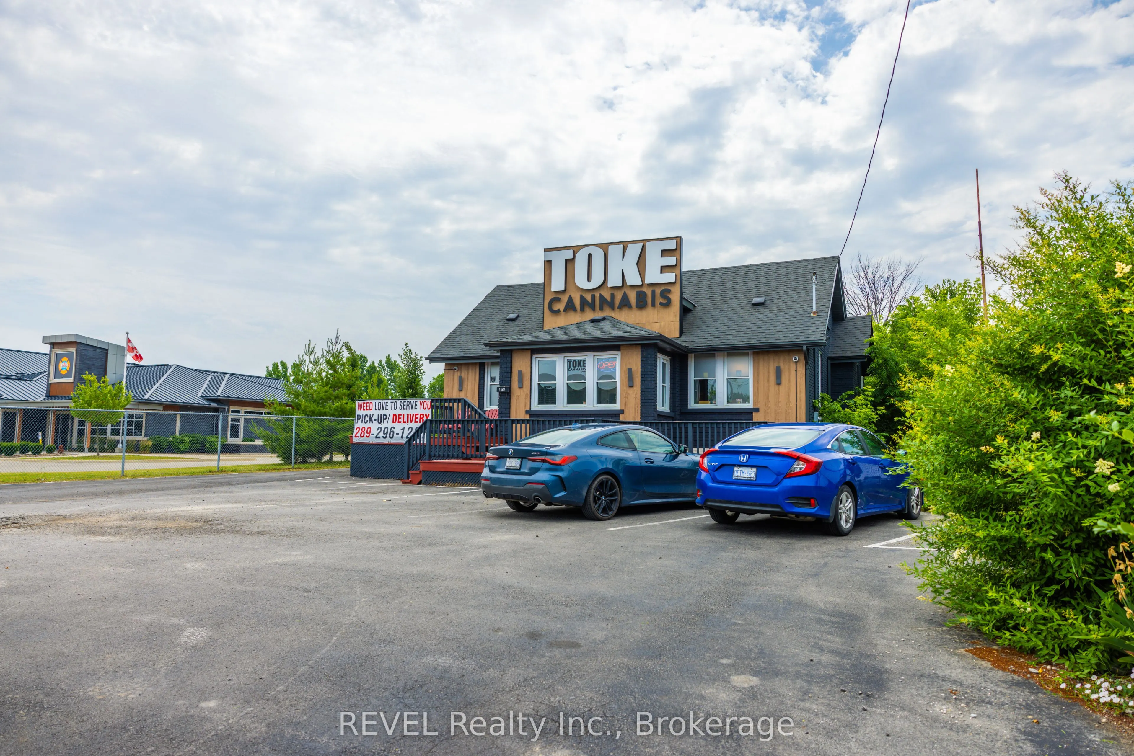 8568 Lundys Lane
