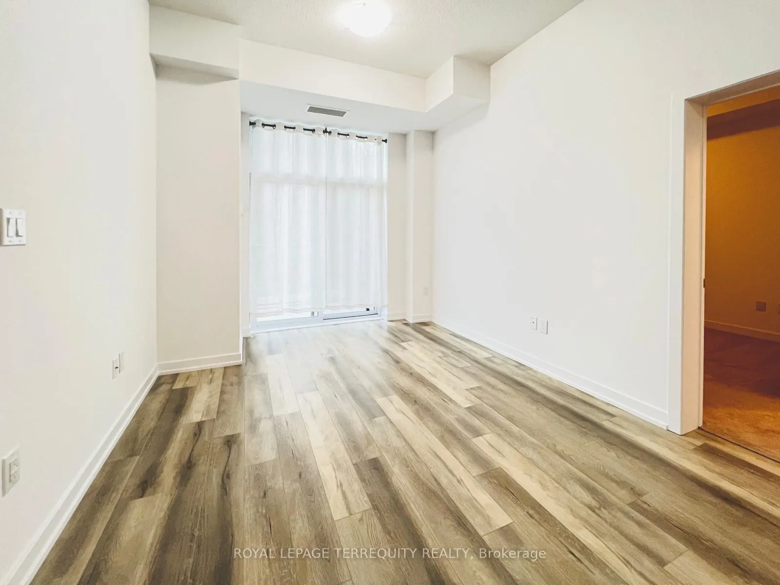 470 Dundas Street E, #117