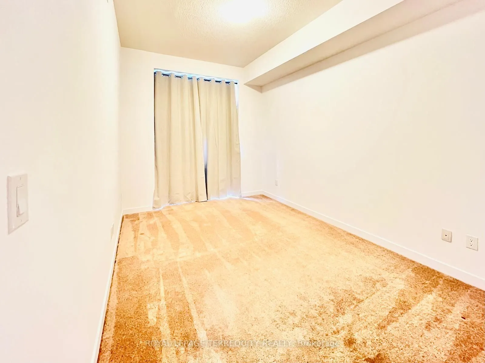 470 Dundas Street E, #117
