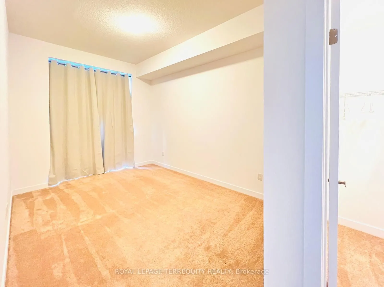 470 Dundas Street E, #117