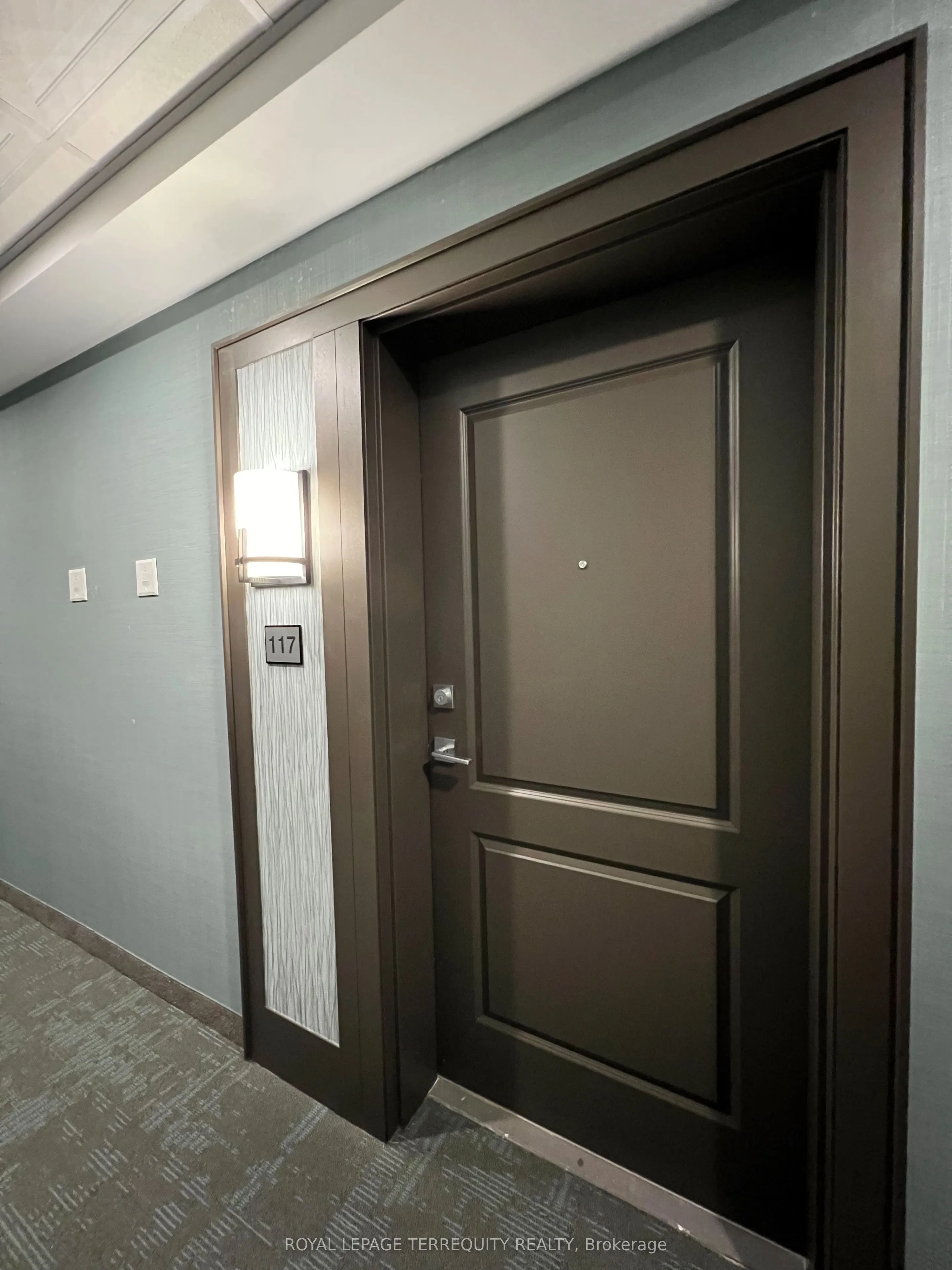 470 Dundas Street E, #117
