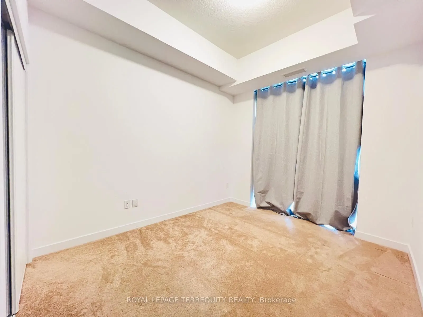470 Dundas Street E, #117
