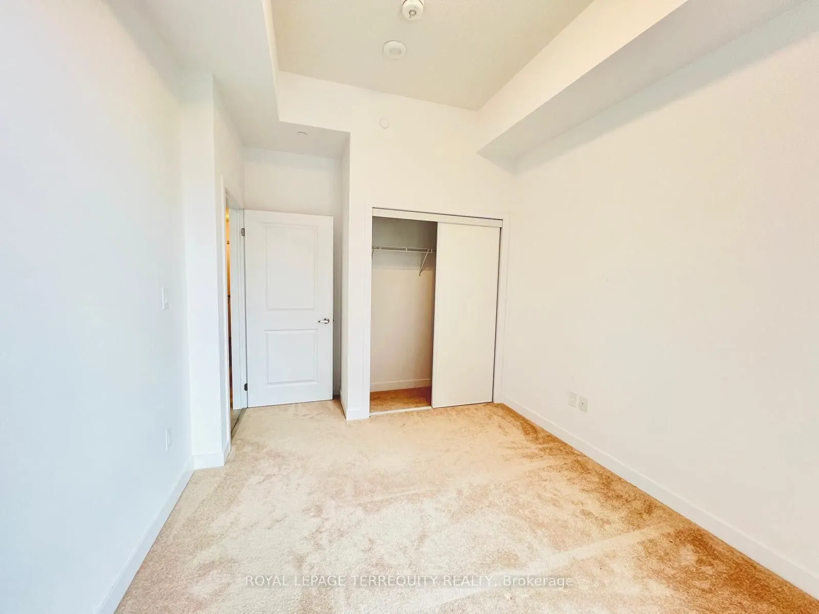 470 Dundas Street E, #117