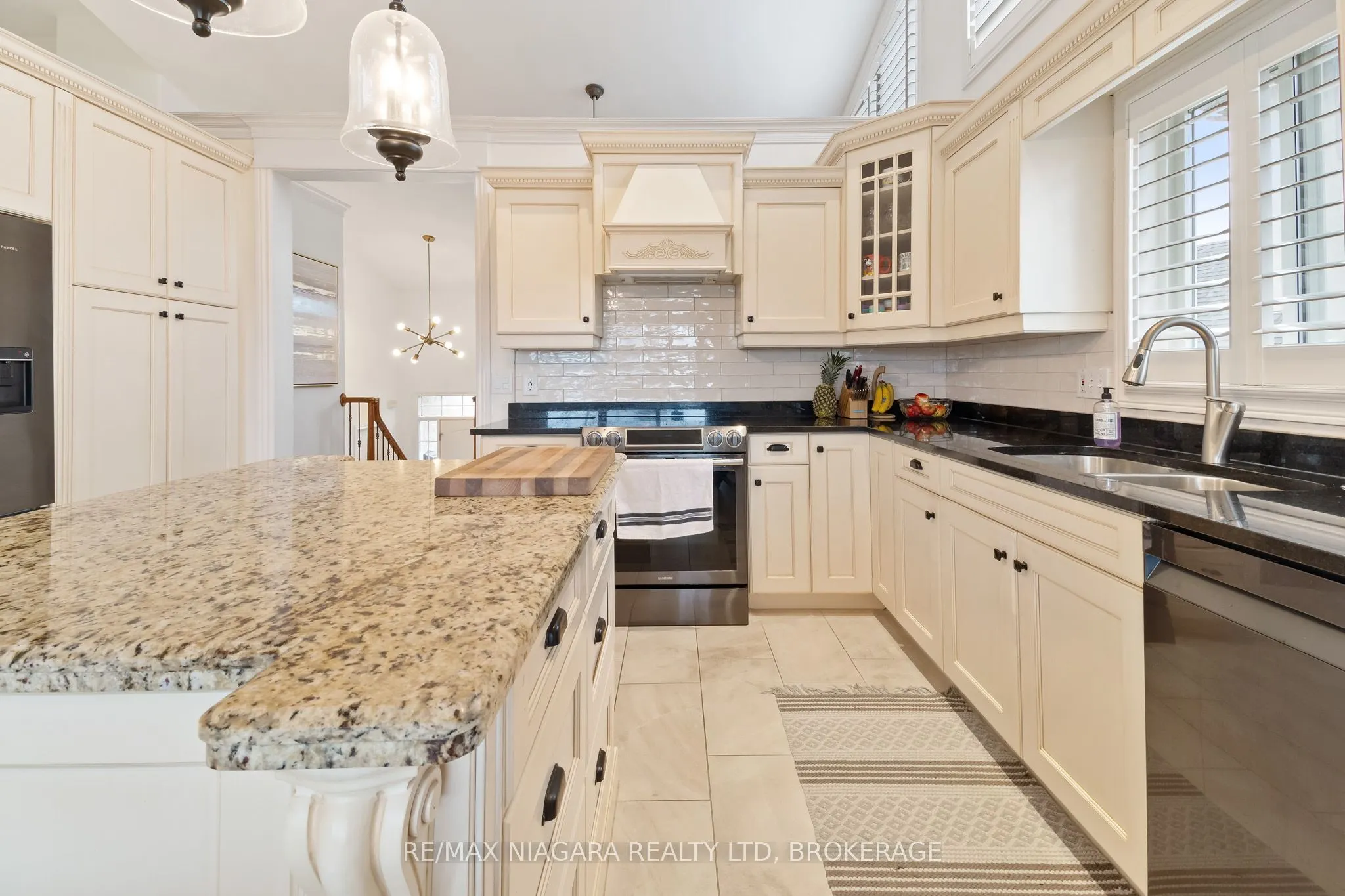 8311 VEGTER Court