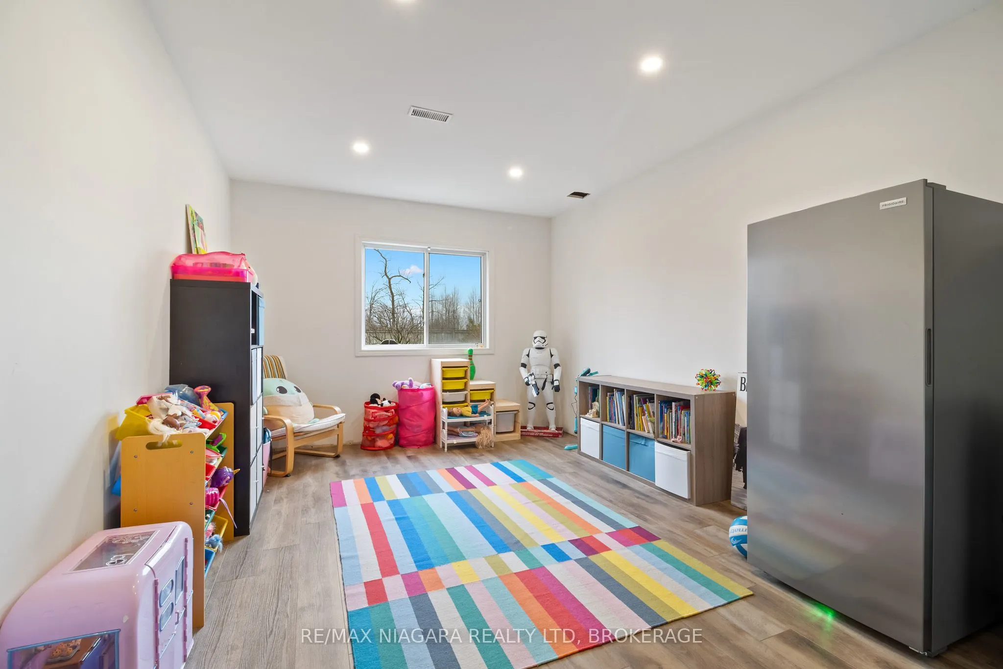 8311 VEGTER Court
