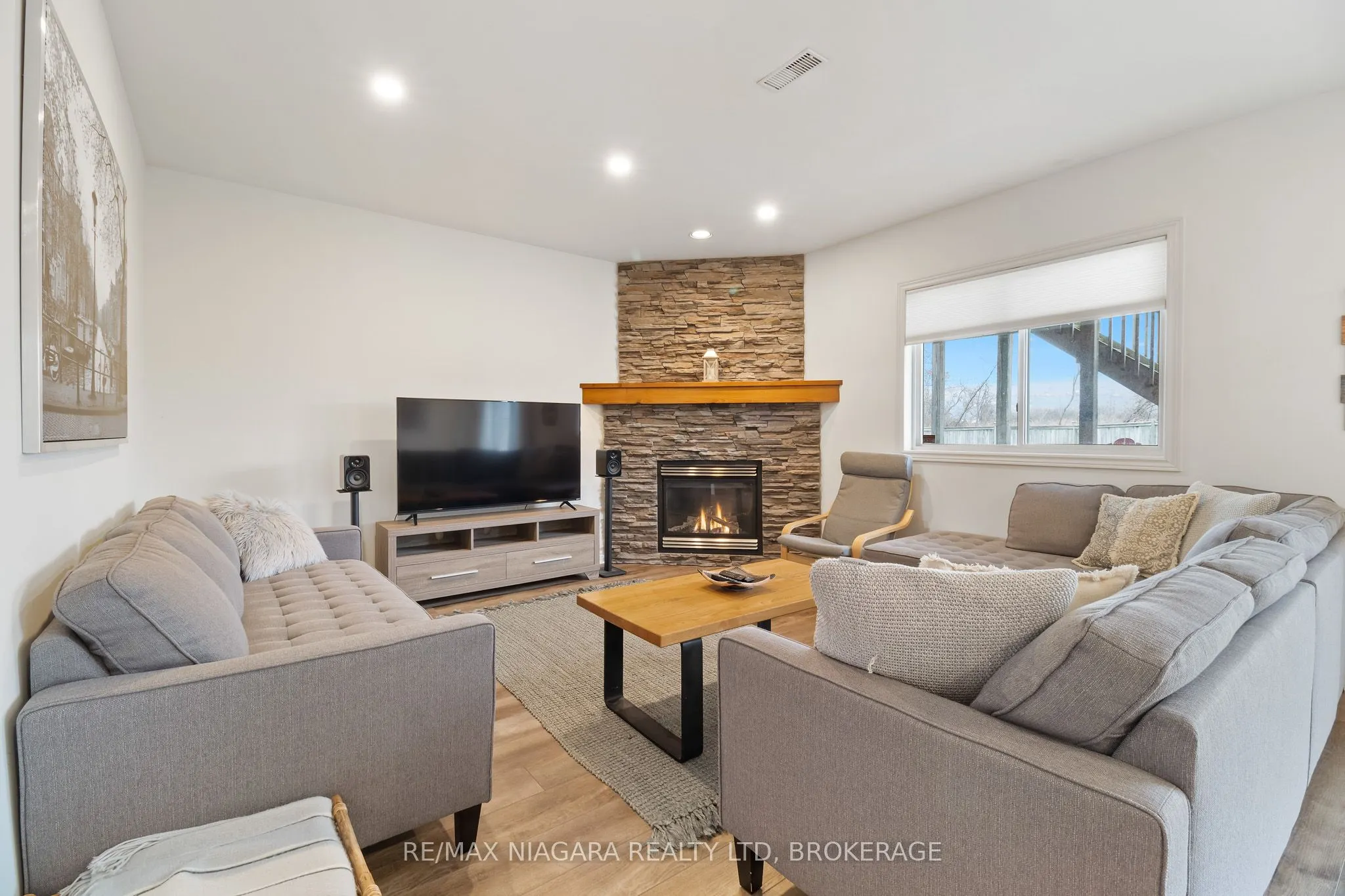 8311 VEGTER Court