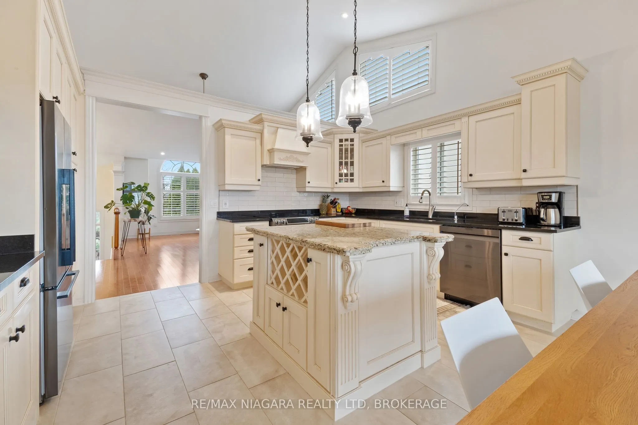 8311 VEGTER Court