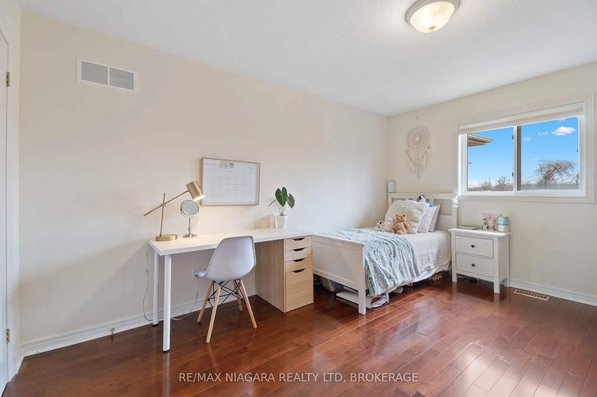 8311 VEGTER Court