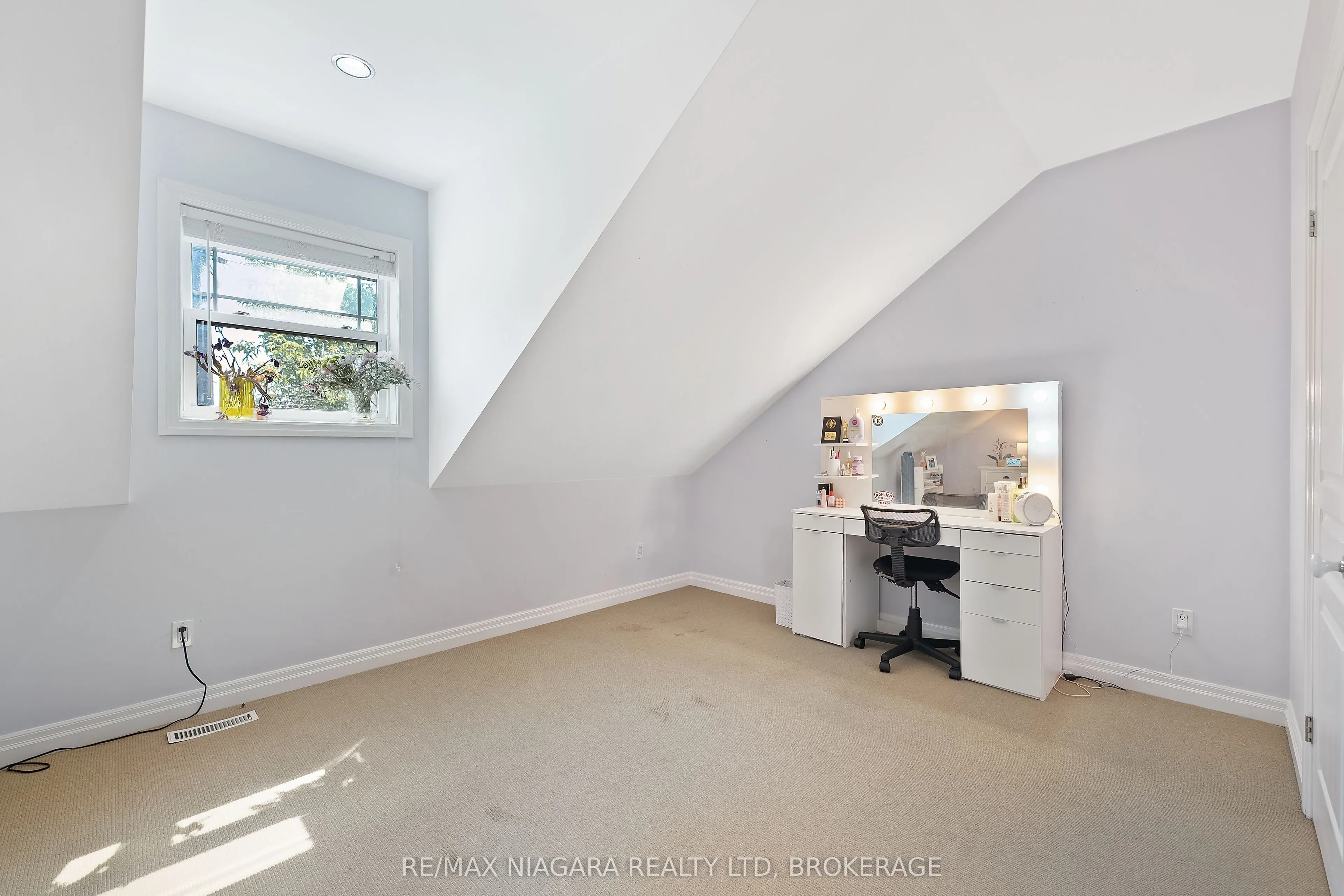 1 Graham Avenue