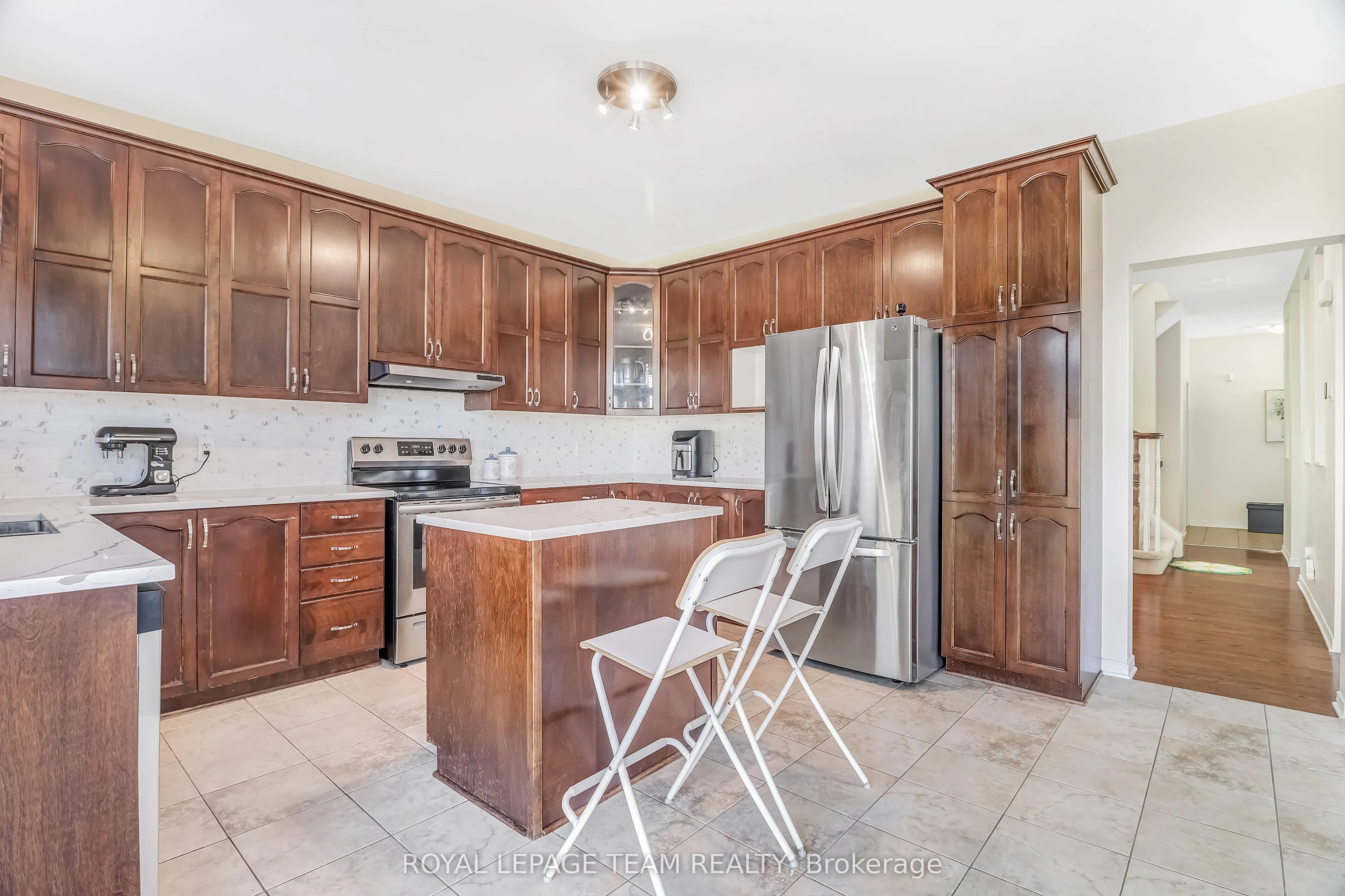 204 Applecross Crescent