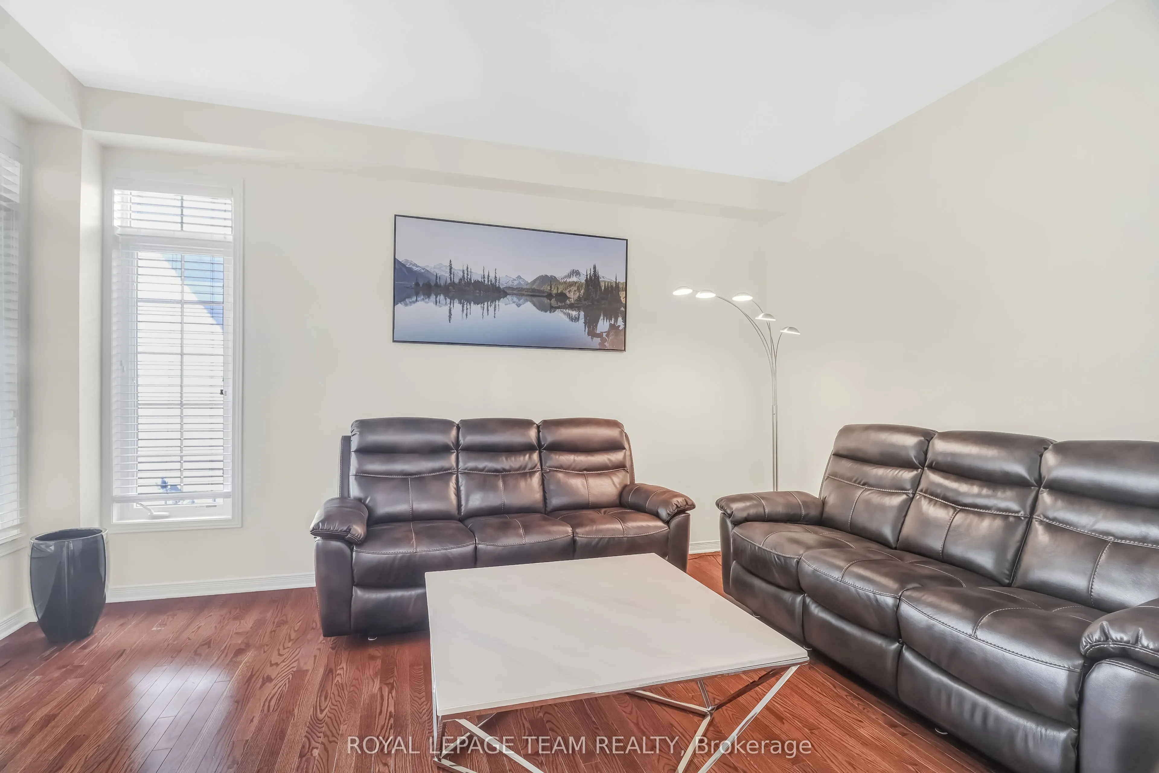 204 Applecross Crescent