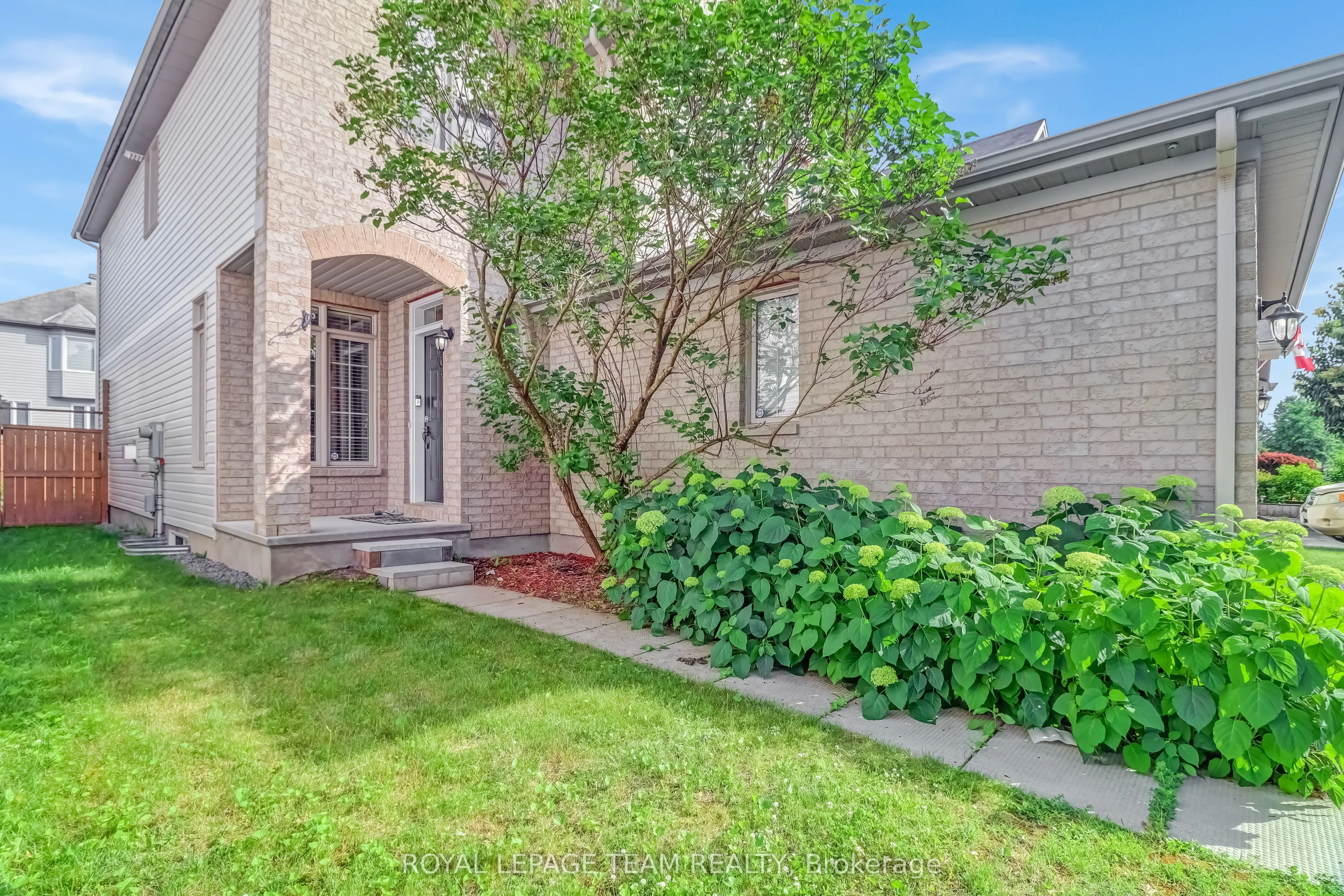 204 Applecross Crescent